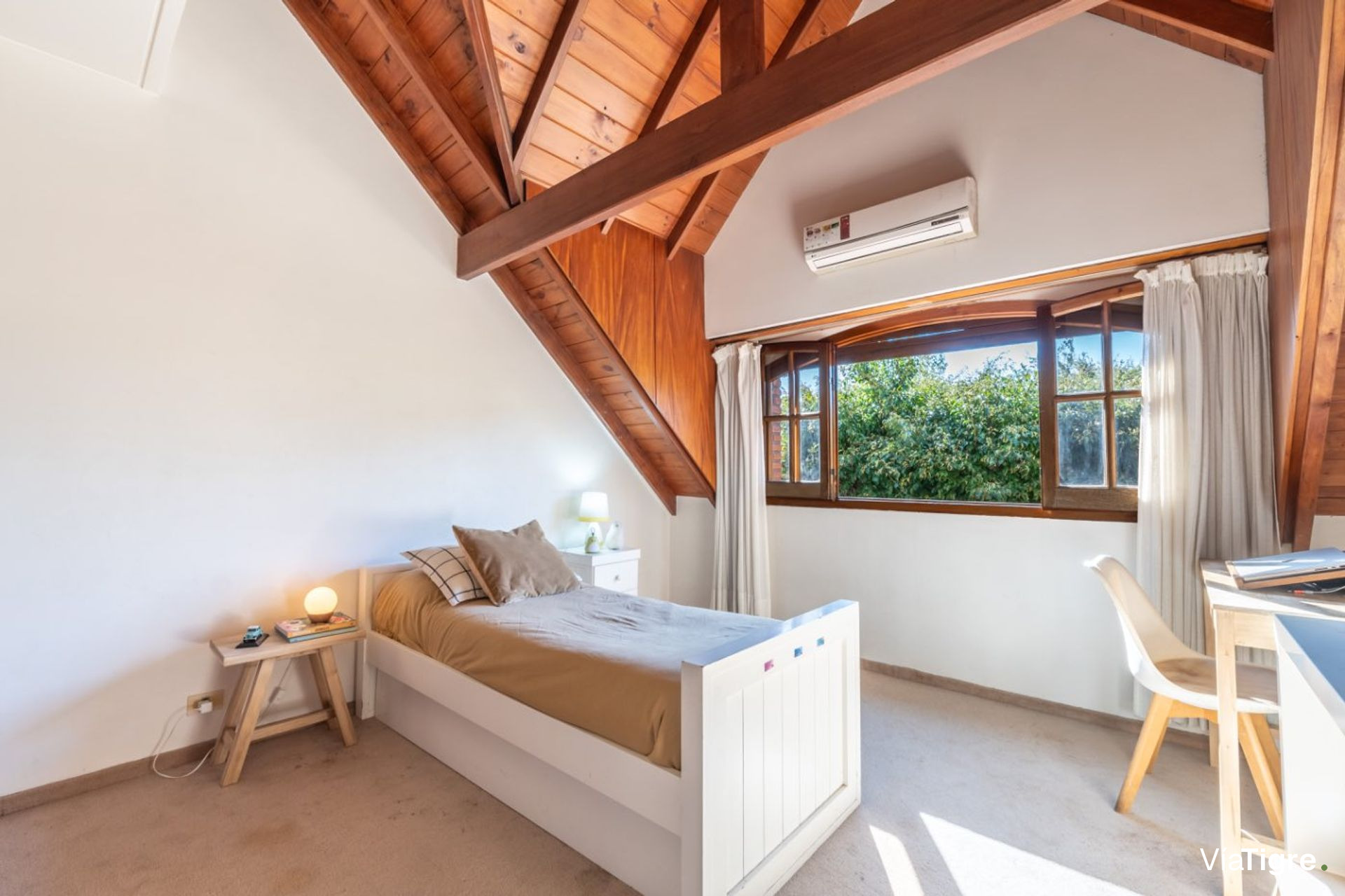 Venta De Dos Cocheras Descubiertas San Isidro