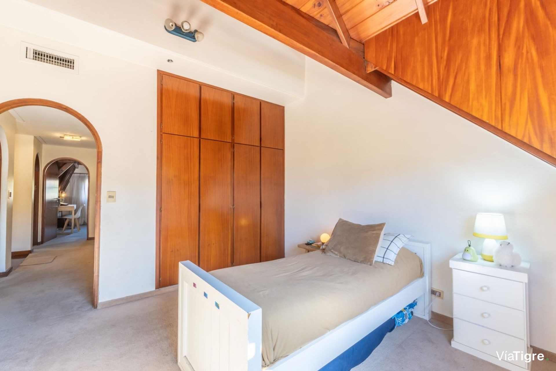 Venta De Dos Cocheras Descubiertas San Isidro