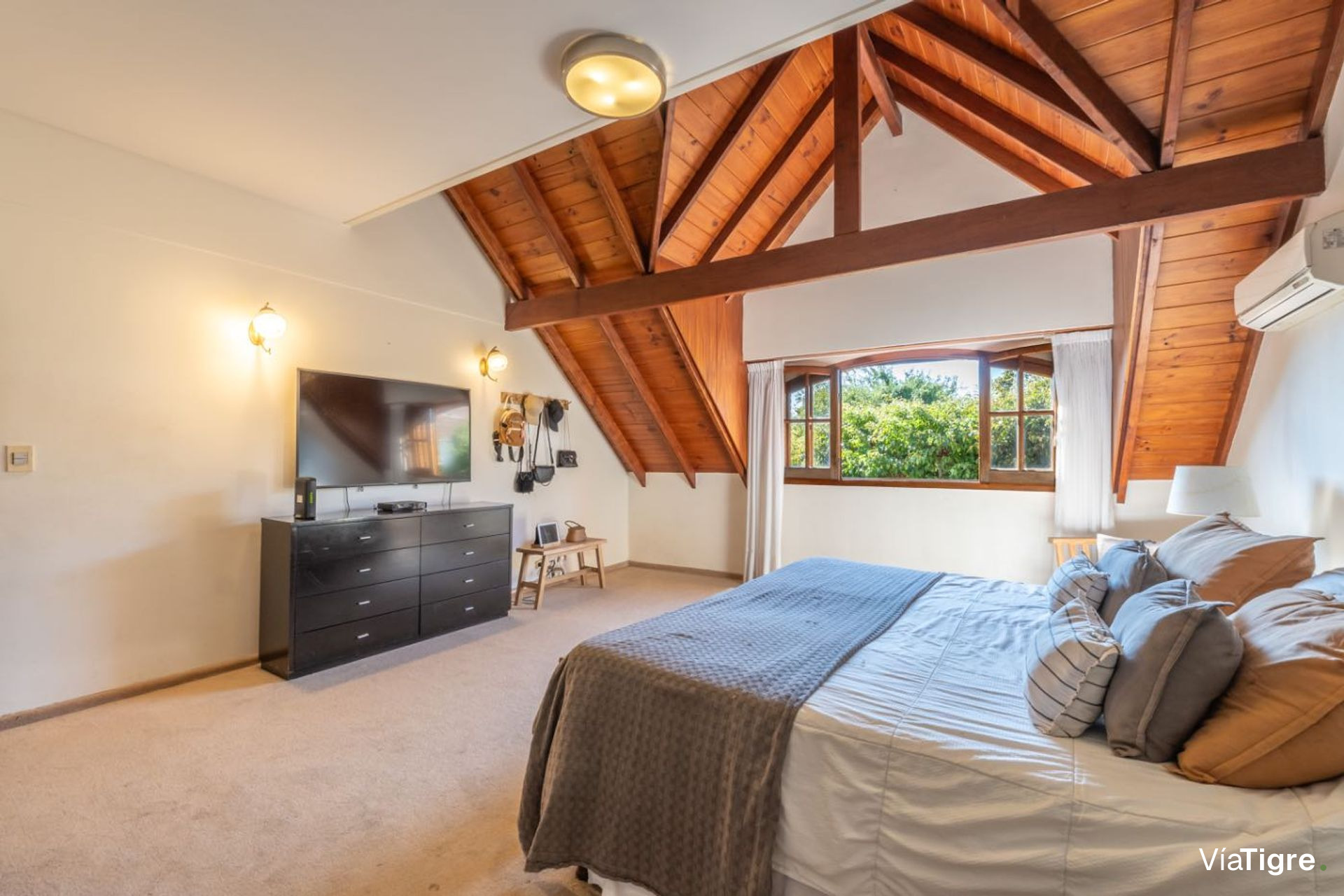 Venta De Dos Cocheras Descubiertas San Isidro