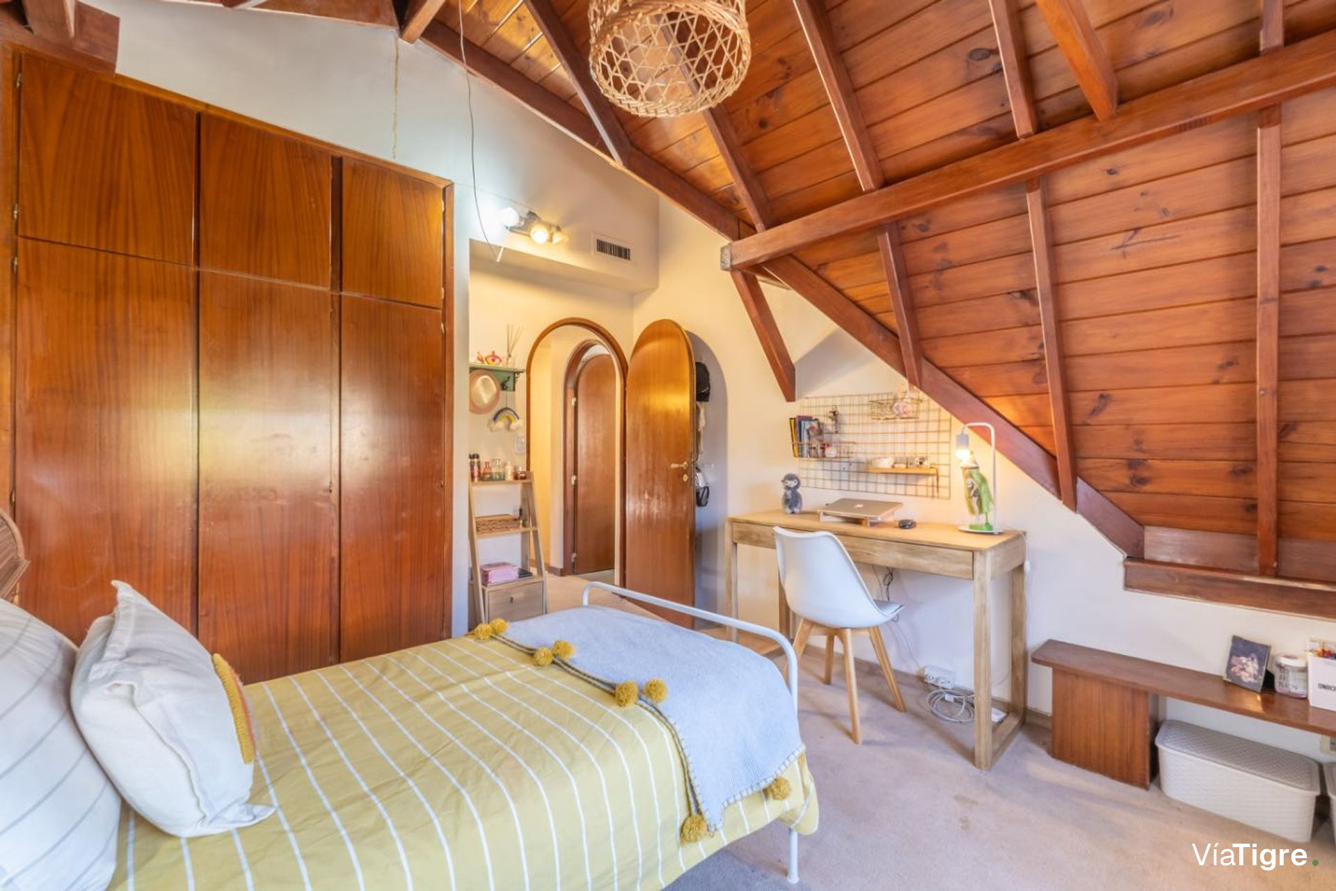 Venta De Dos Cocheras Descubiertas San Isidro