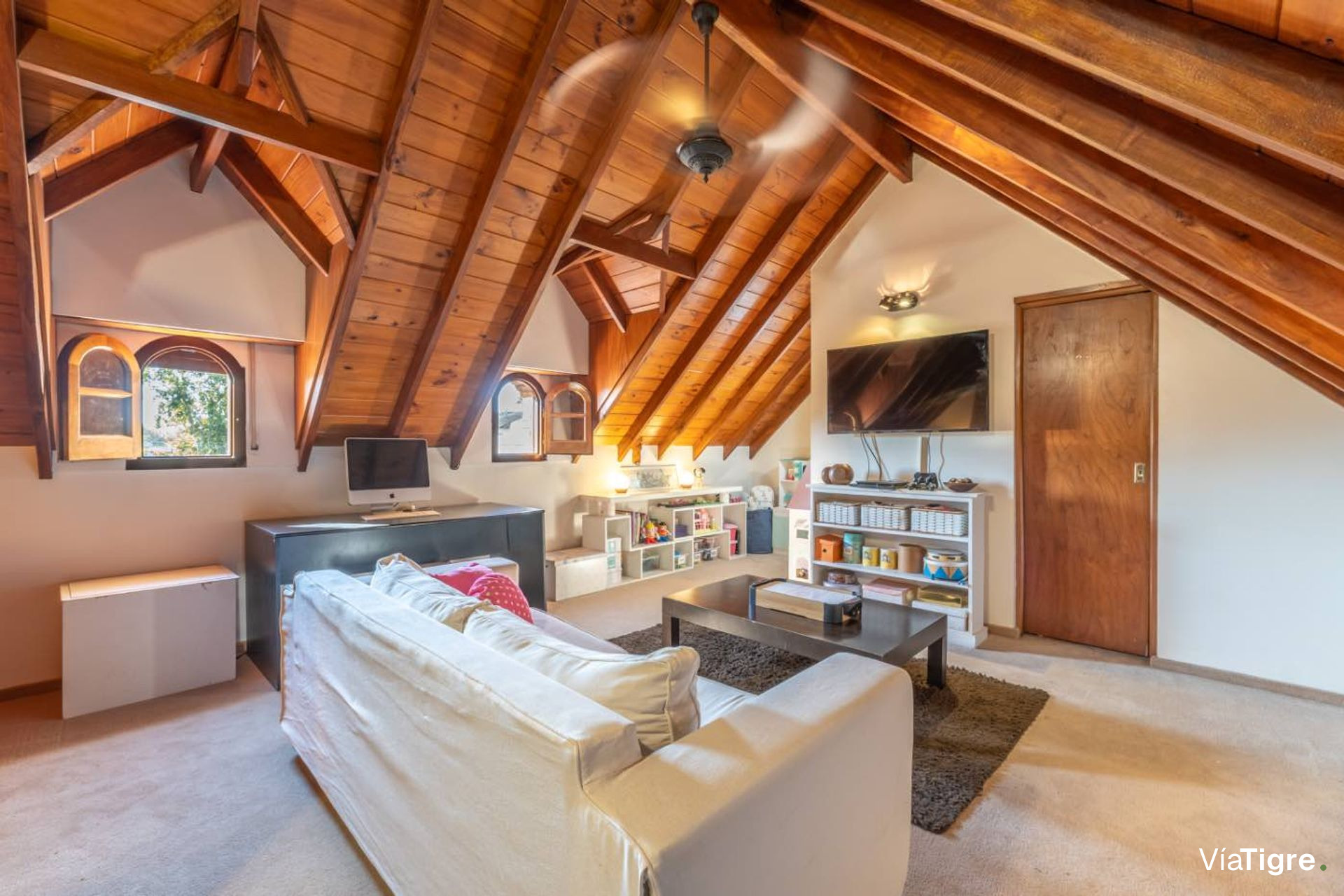 Venta De Dos Cocheras Descubiertas San Isidro