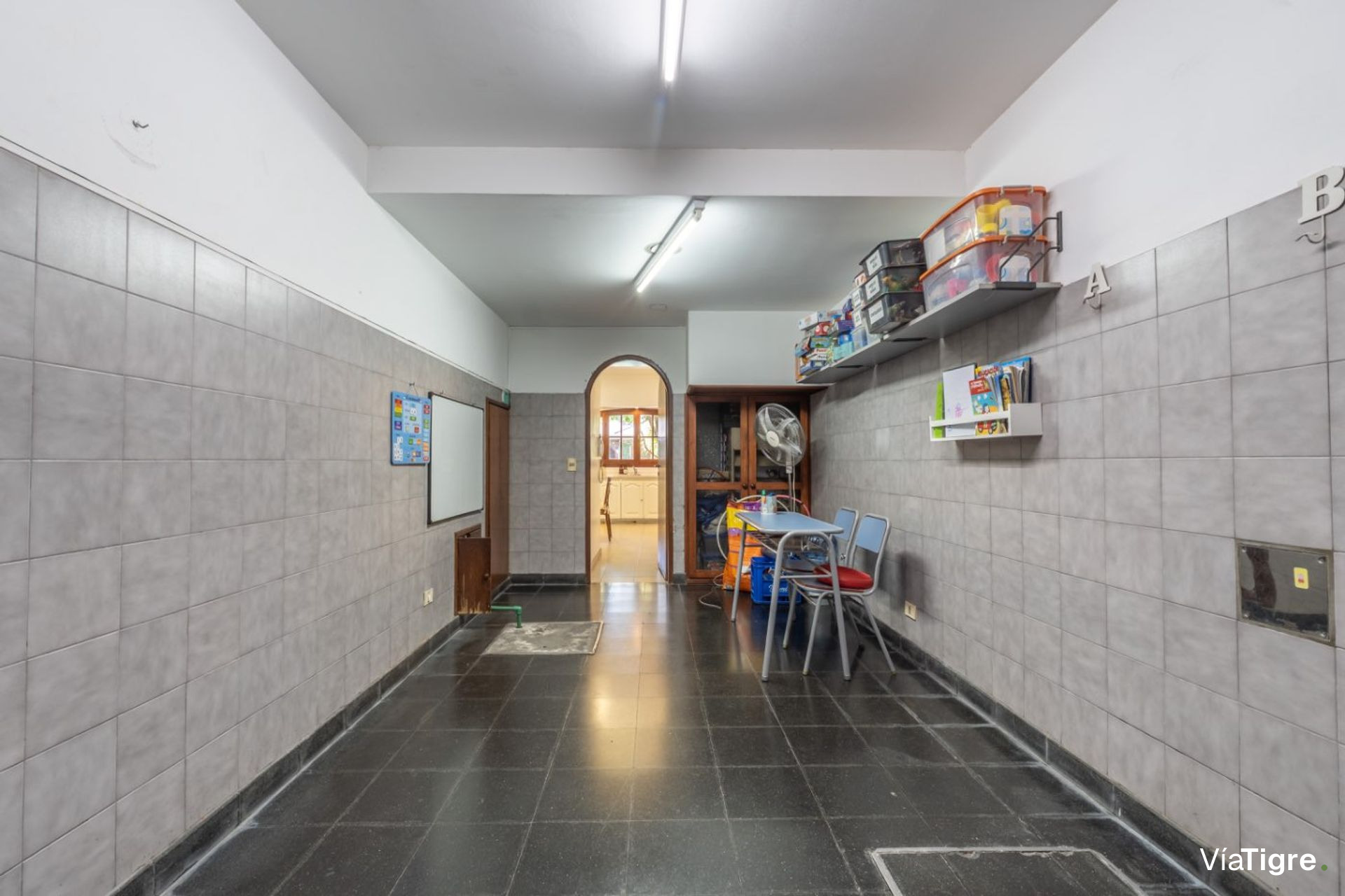 Venta De Dos Cocheras Descubiertas San Isidro