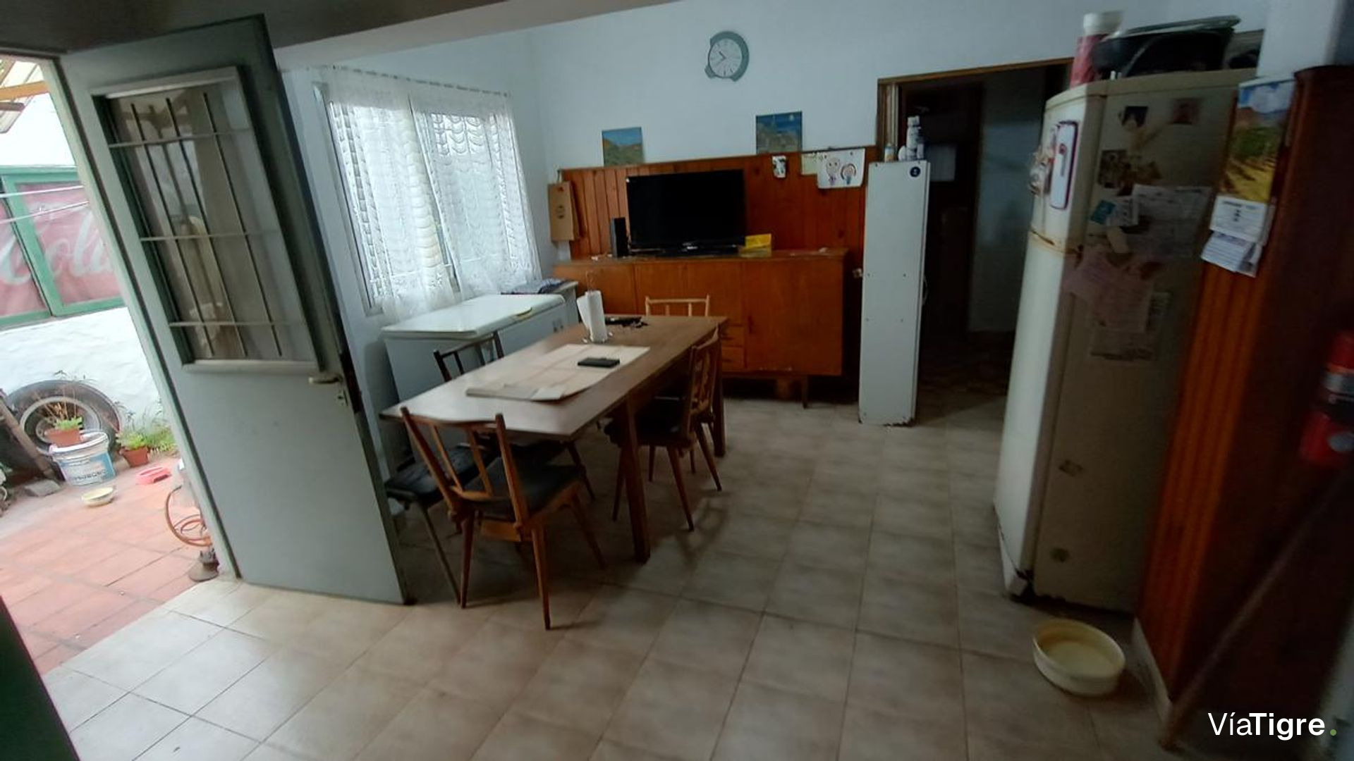 Vende casa de 5 amb. con pileta en Villa Adelina