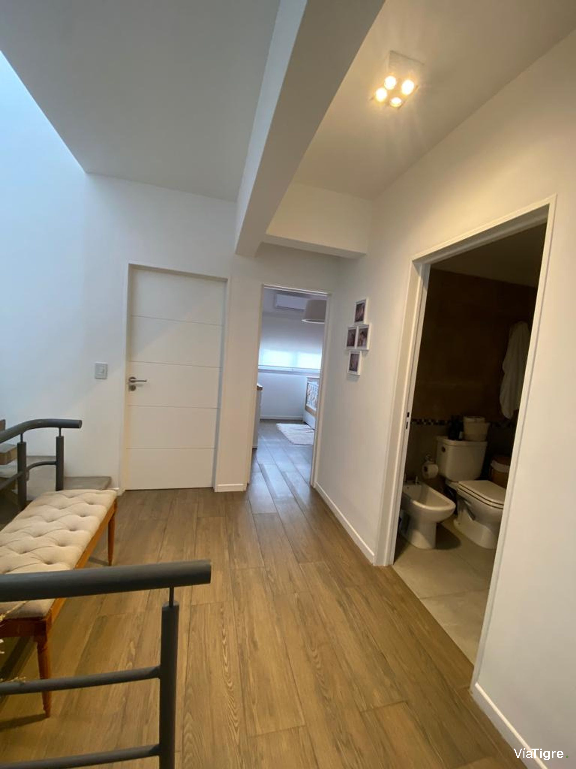 Vende casa de 5 amb. con pileta en Villa Adelina
