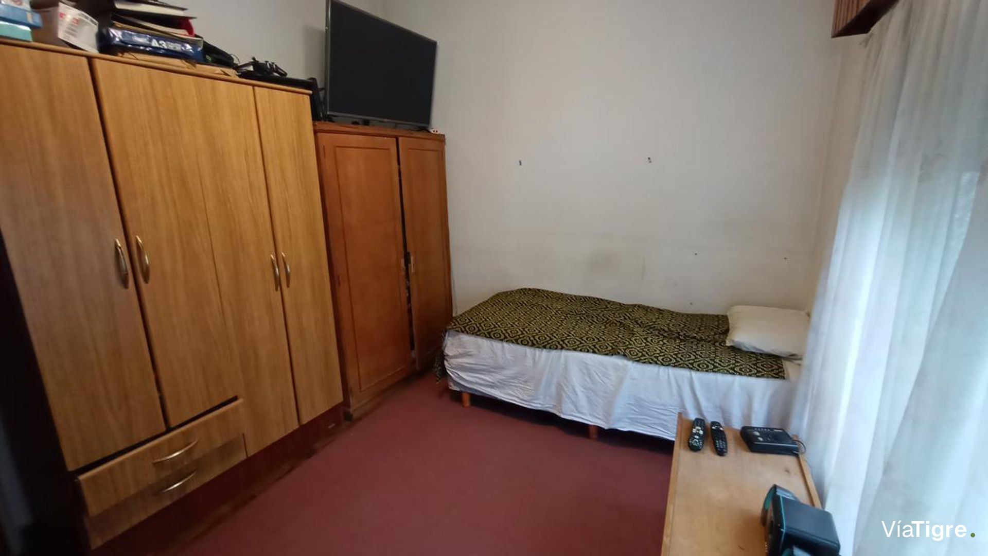 Vende casa de 5 amb. con pileta en Villa Adelina