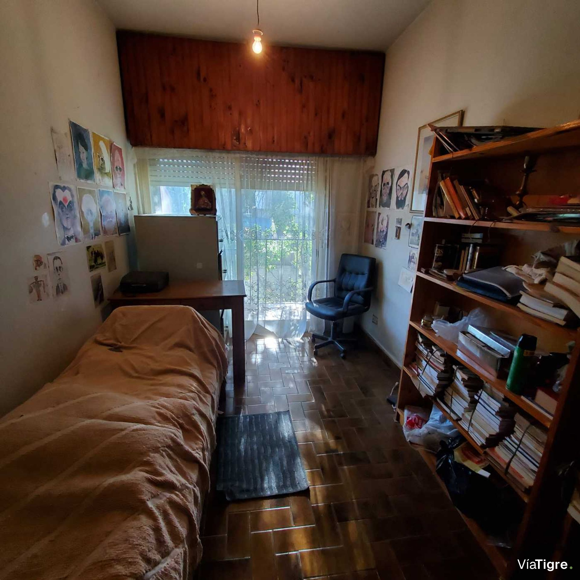 Vende casa de 5 amb. con pileta en Villa Adelina