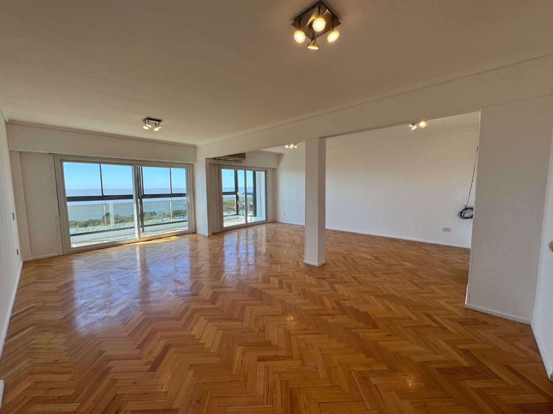 Apartment with river view and 2 parking spaces