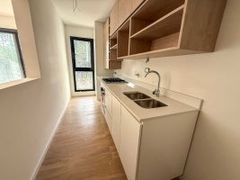 Luminoso 2 amb con doble balcón y cochera