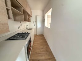 Luminoso 2 amb con doble balcón y cochera