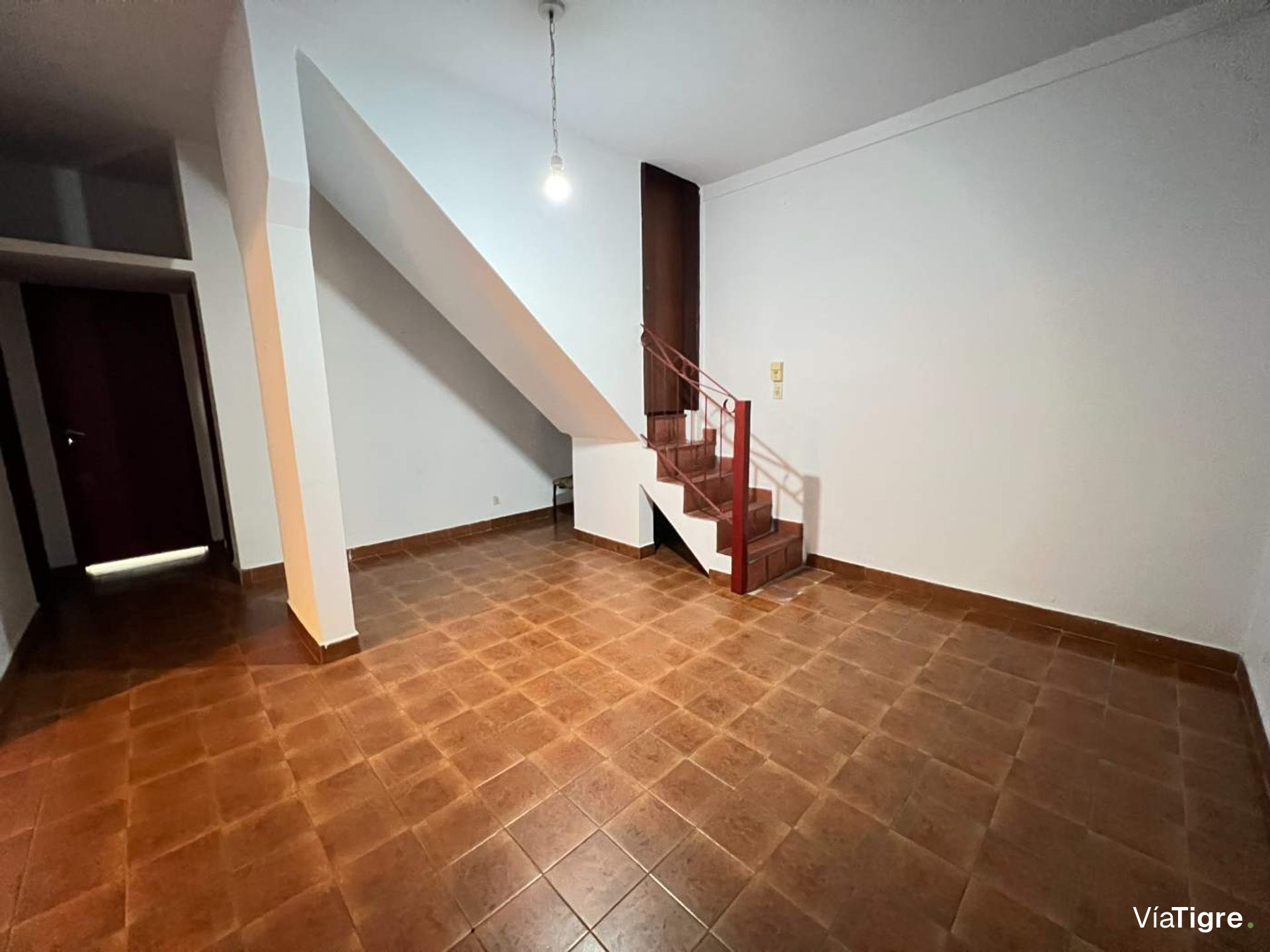 Luminoso dos ambientes con doble balcón