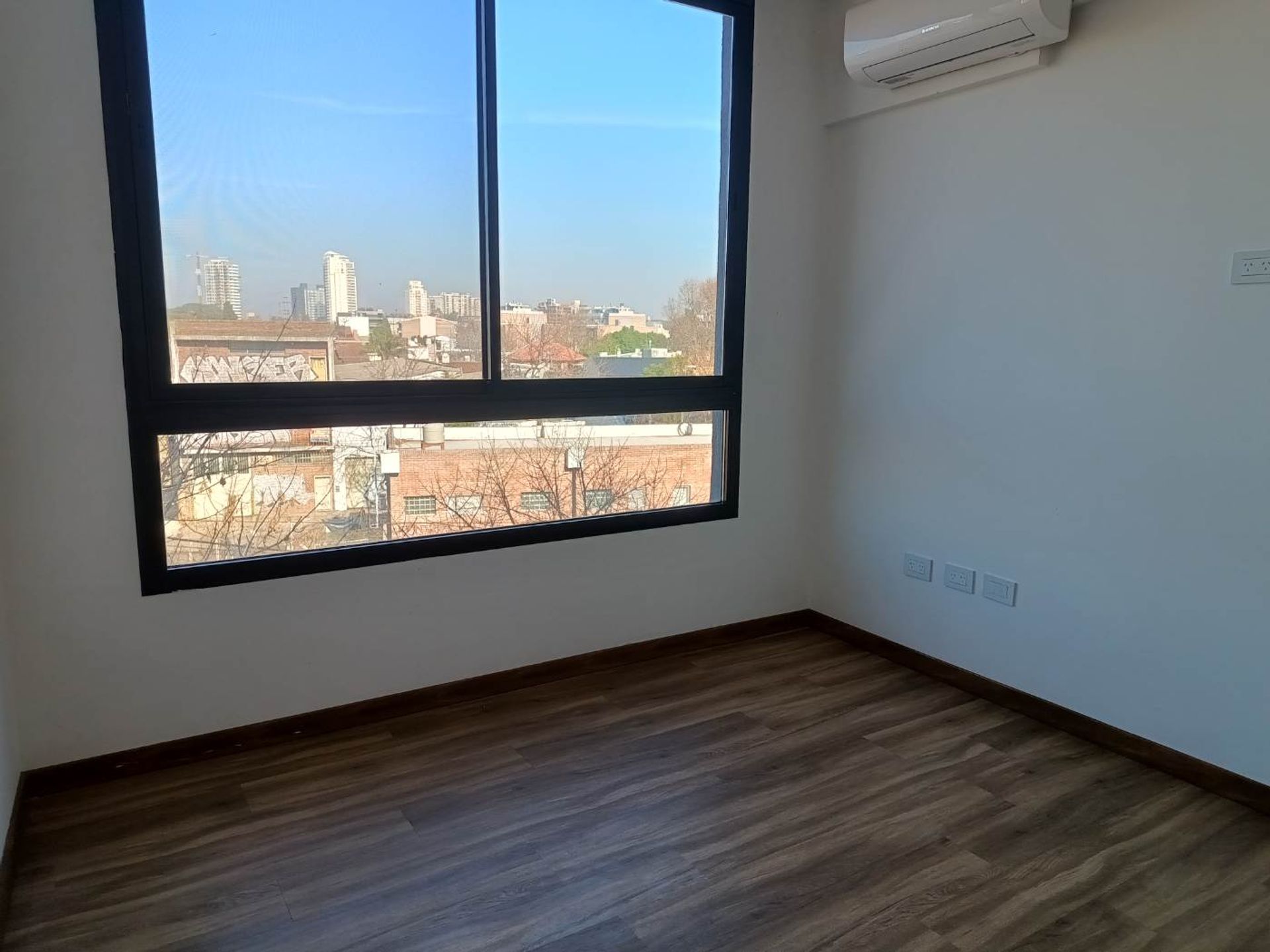 Dos ambientes con parrilla y terraza propia