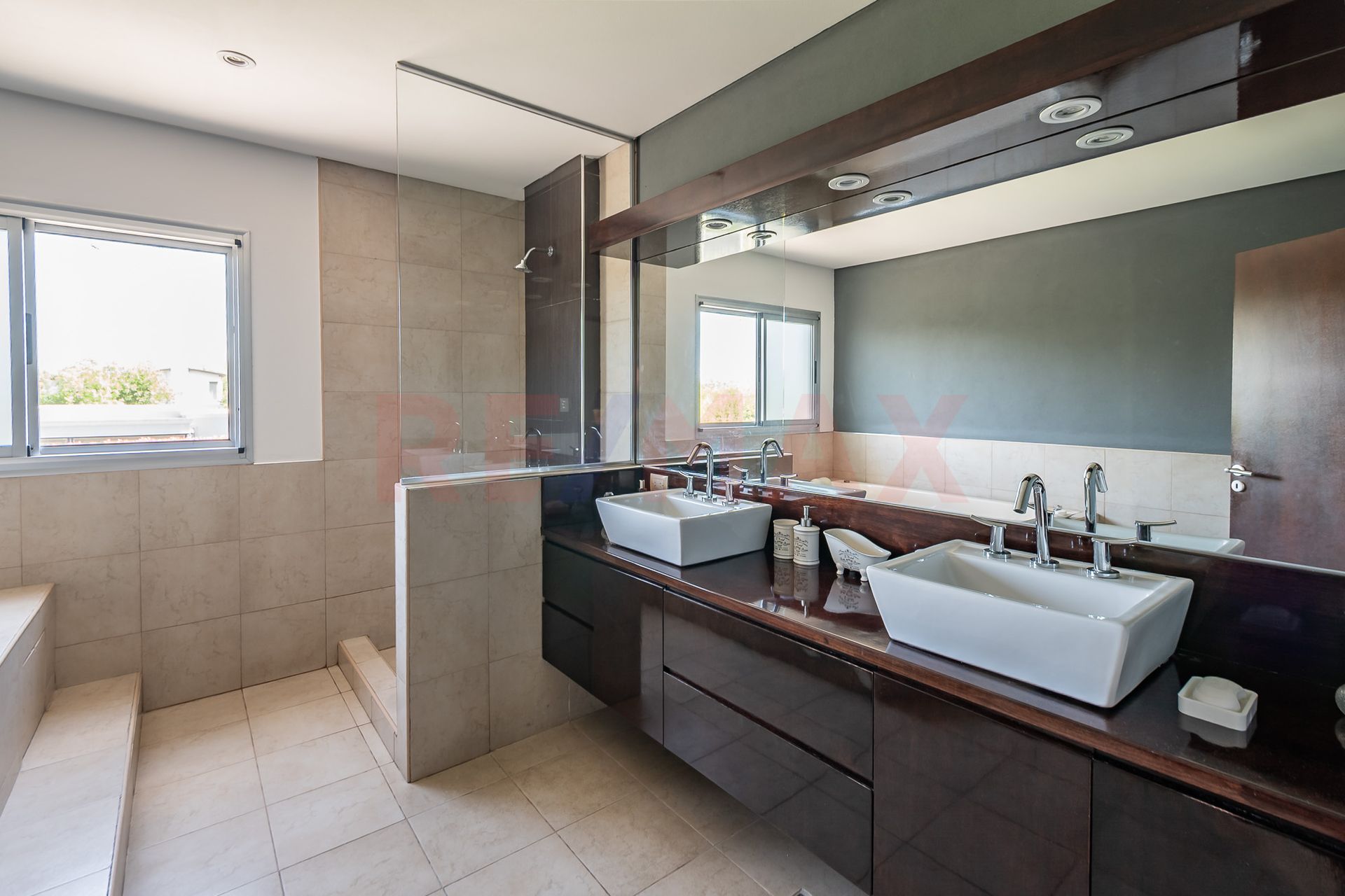 Venta Casa 5 amb. con pileta en Talar del Lago 2