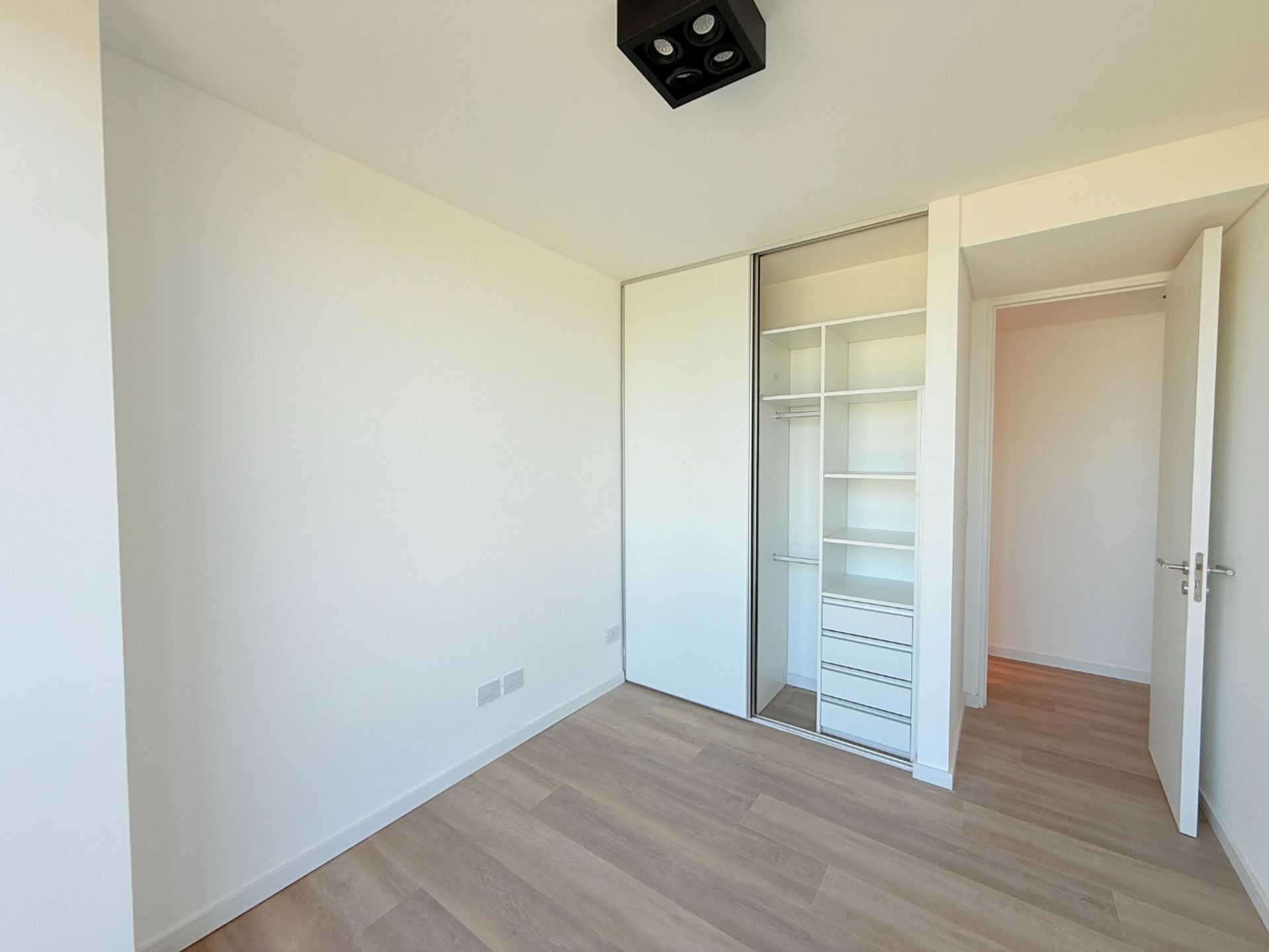 Venta Casa 5 amb. con pileta en Talar del Lago 2