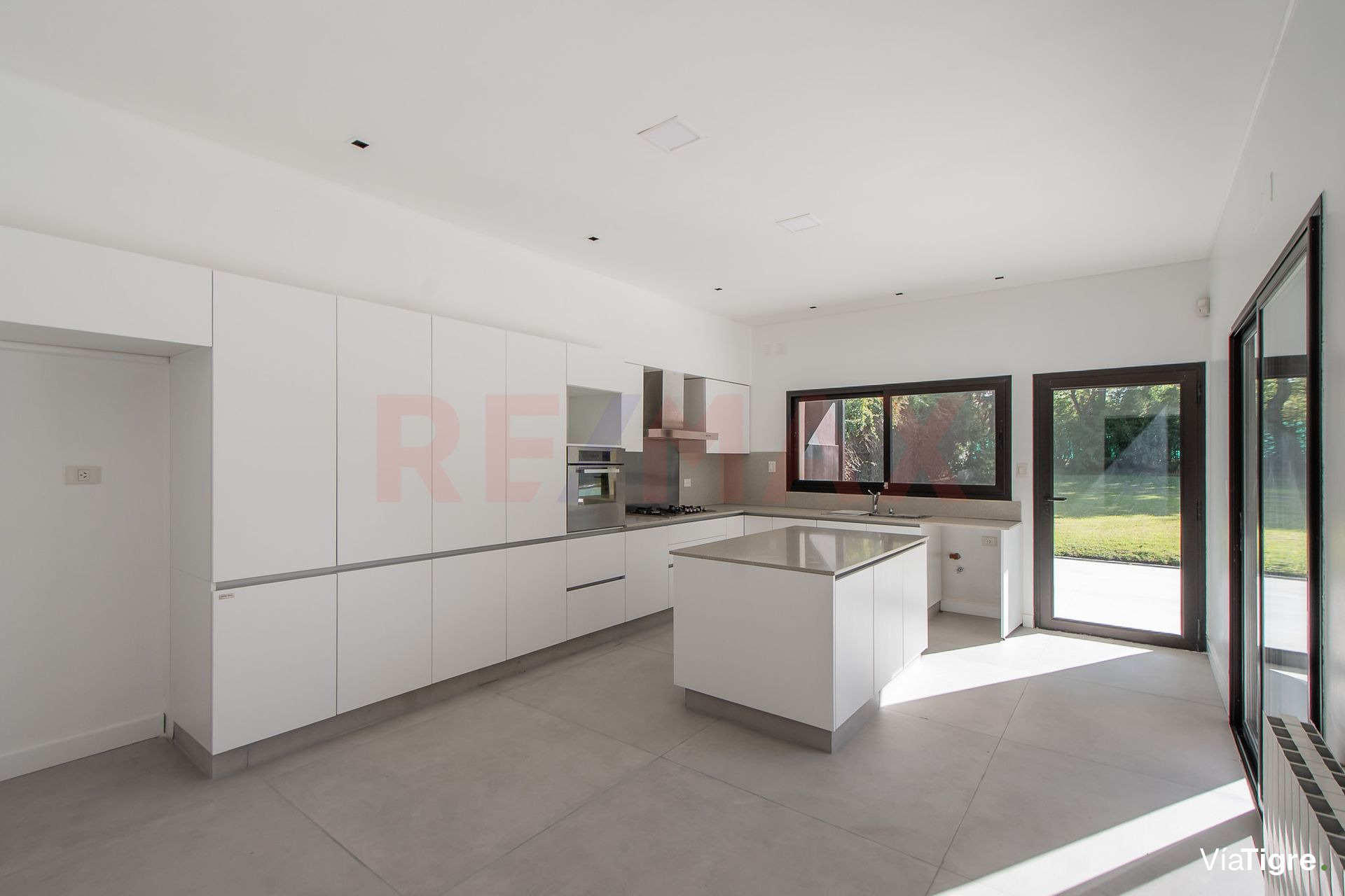 CASA PREMIUM con pileta en Villa Pacheco