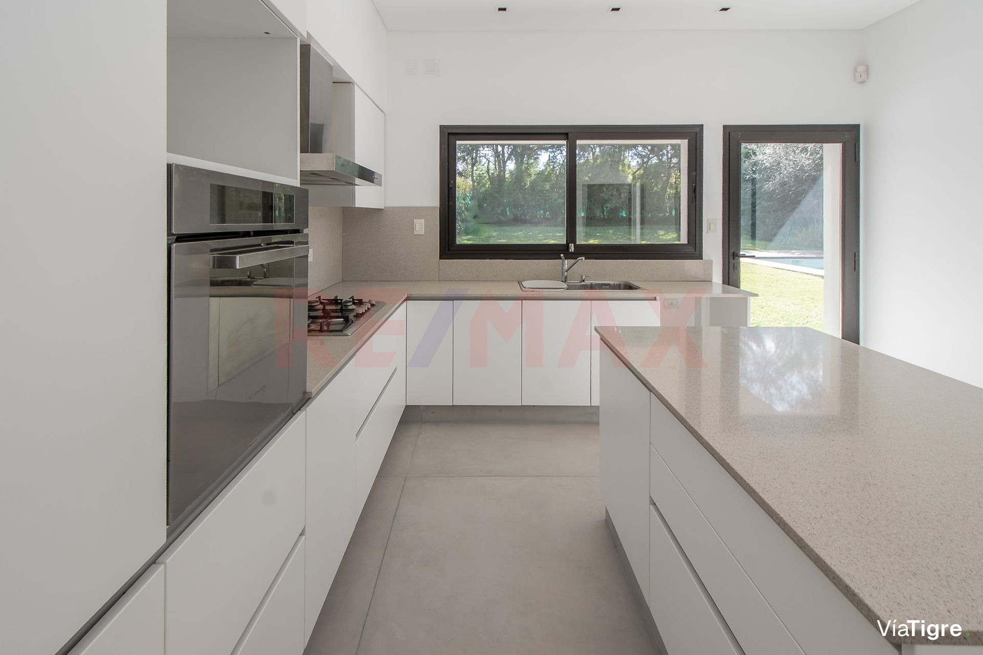 CASA PREMIUM con pileta en Villa Pacheco