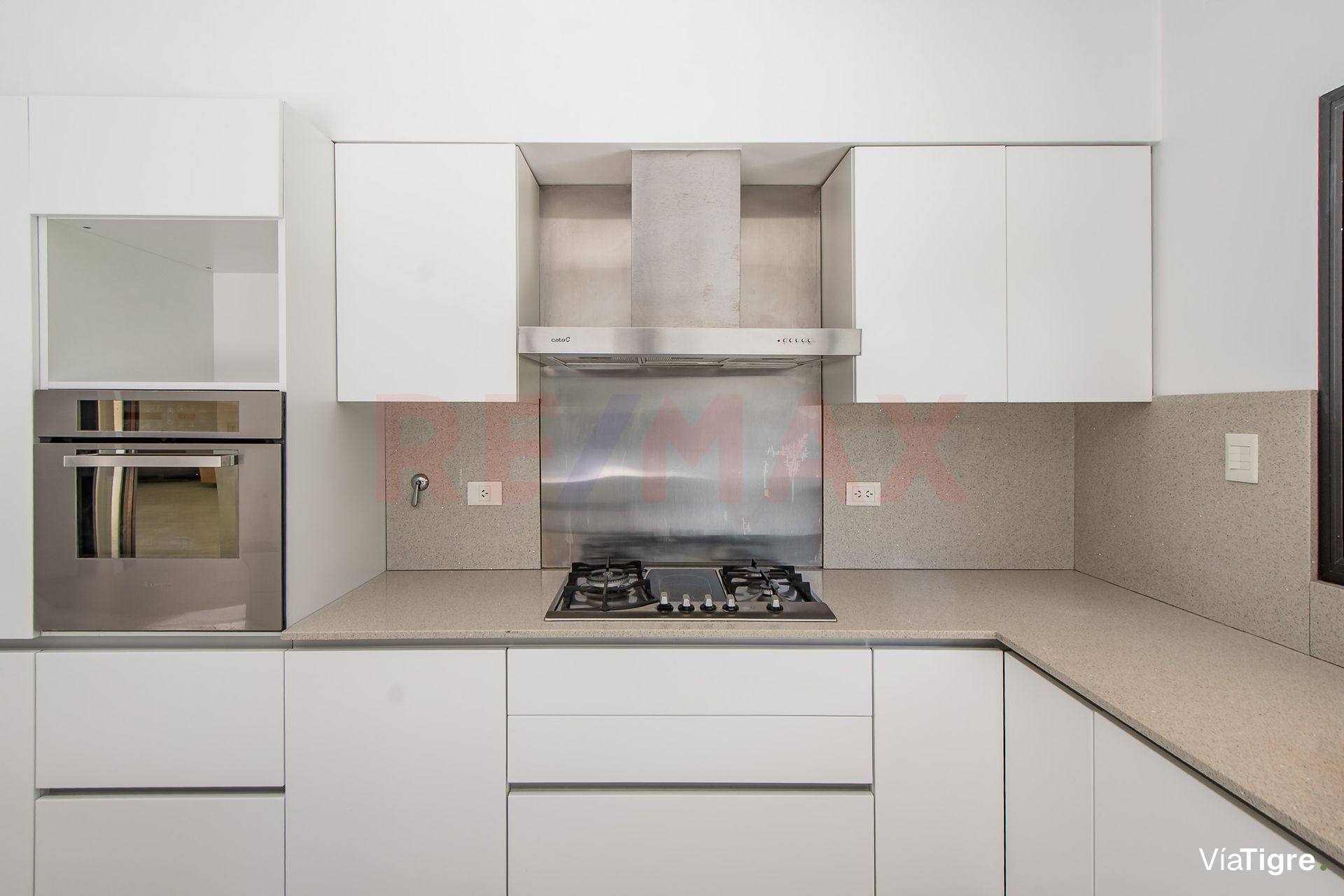 CASA PREMIUM con pileta en Villa Pacheco