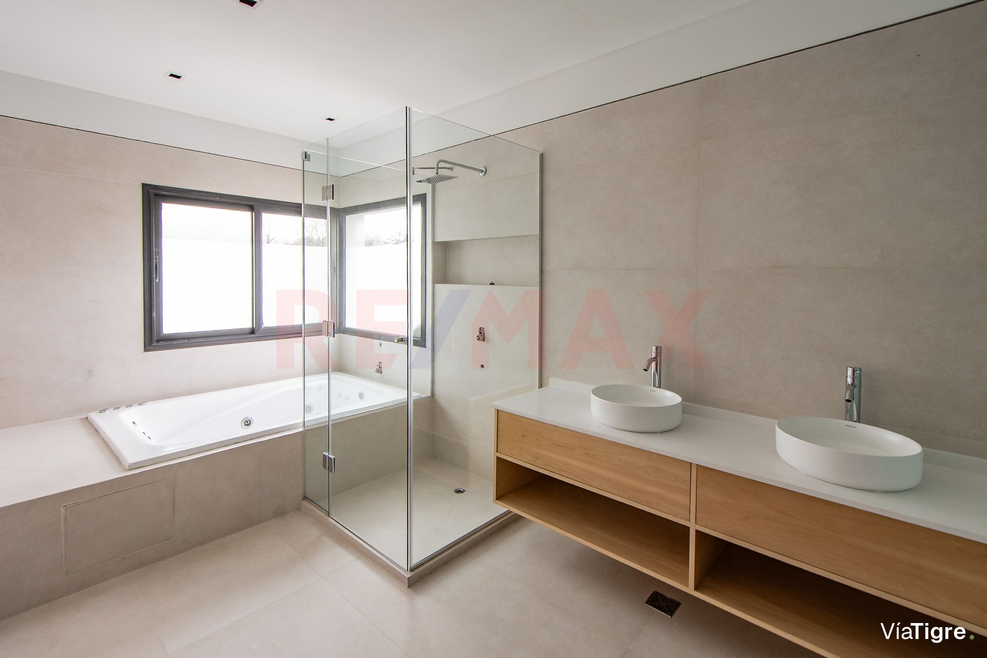 CASA PREMIUM con pileta en Villa Pacheco
