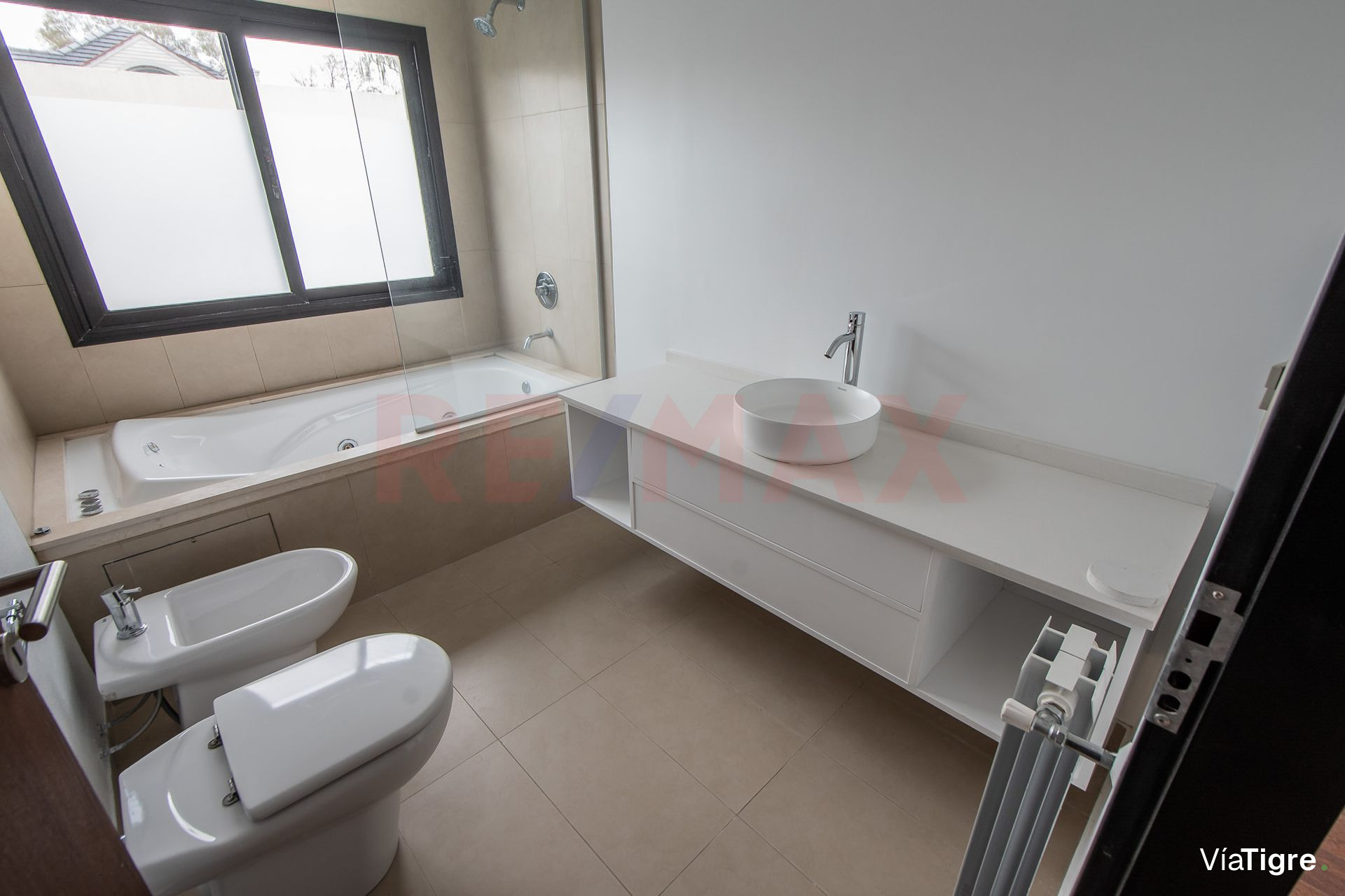 CASA PREMIUM con pileta en Villa Pacheco