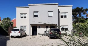Casa En Venta Tigre 4 Ambi Jardín- Cochera- Pileta