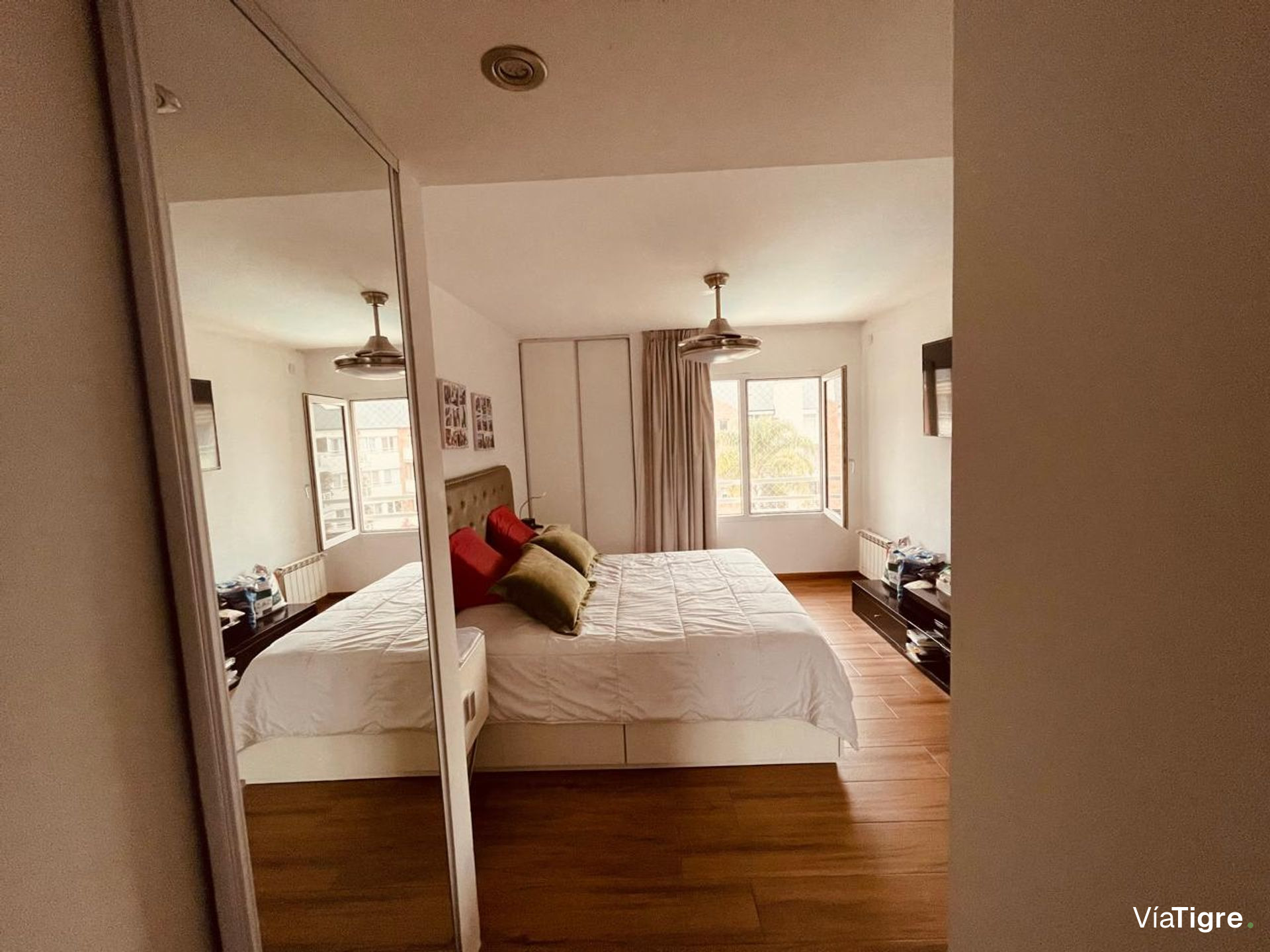 Venta depart duplex en San Isidro Central PERMUTA