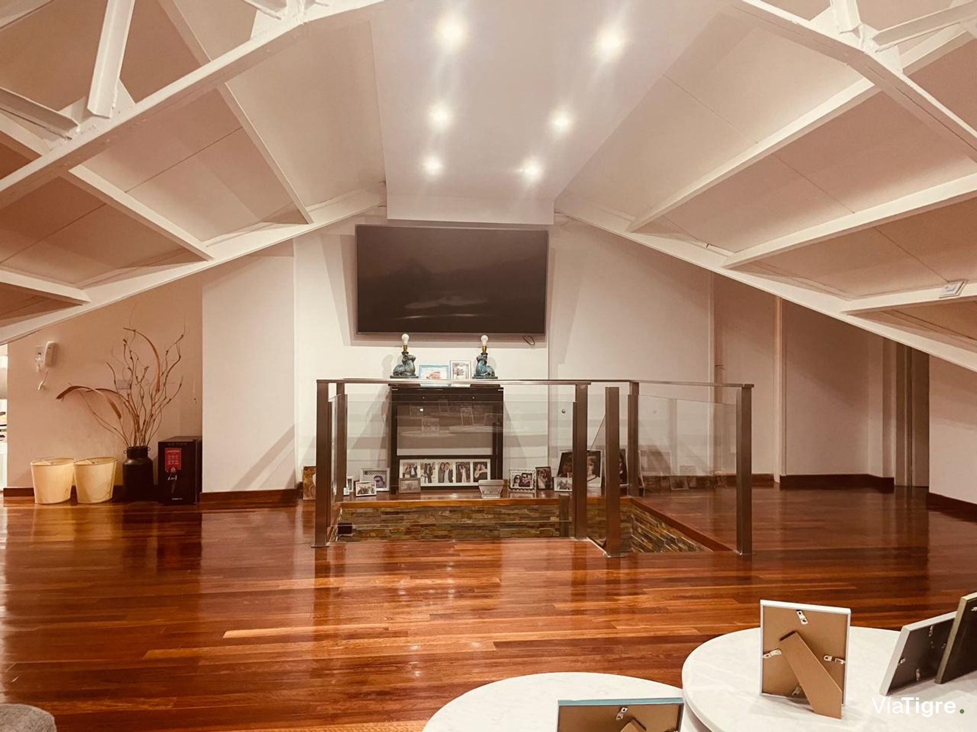 Venta depart duplex en San Isidro Central PERMUTA