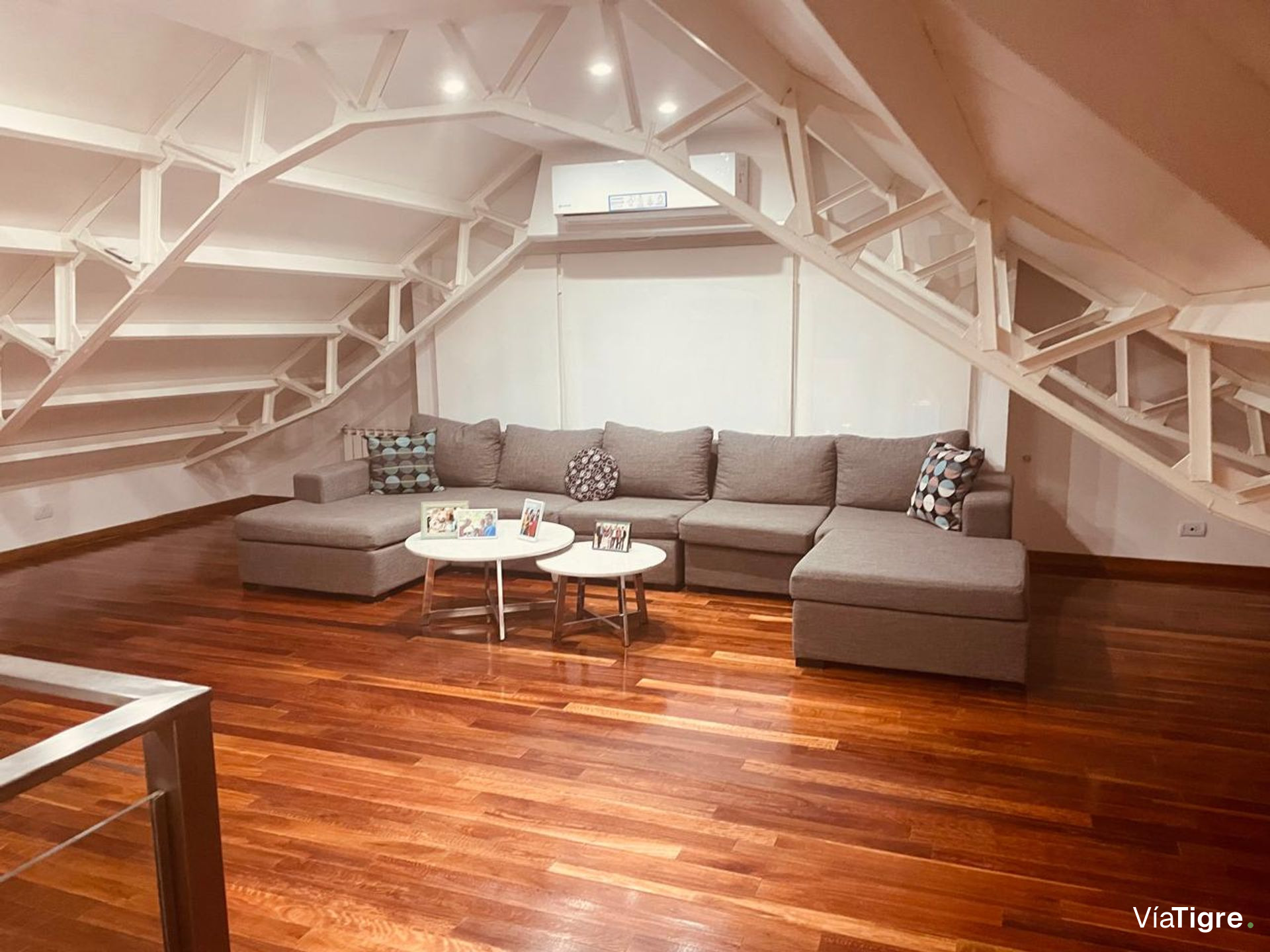 Venta depart duplex en San Isidro Central PERMUTA