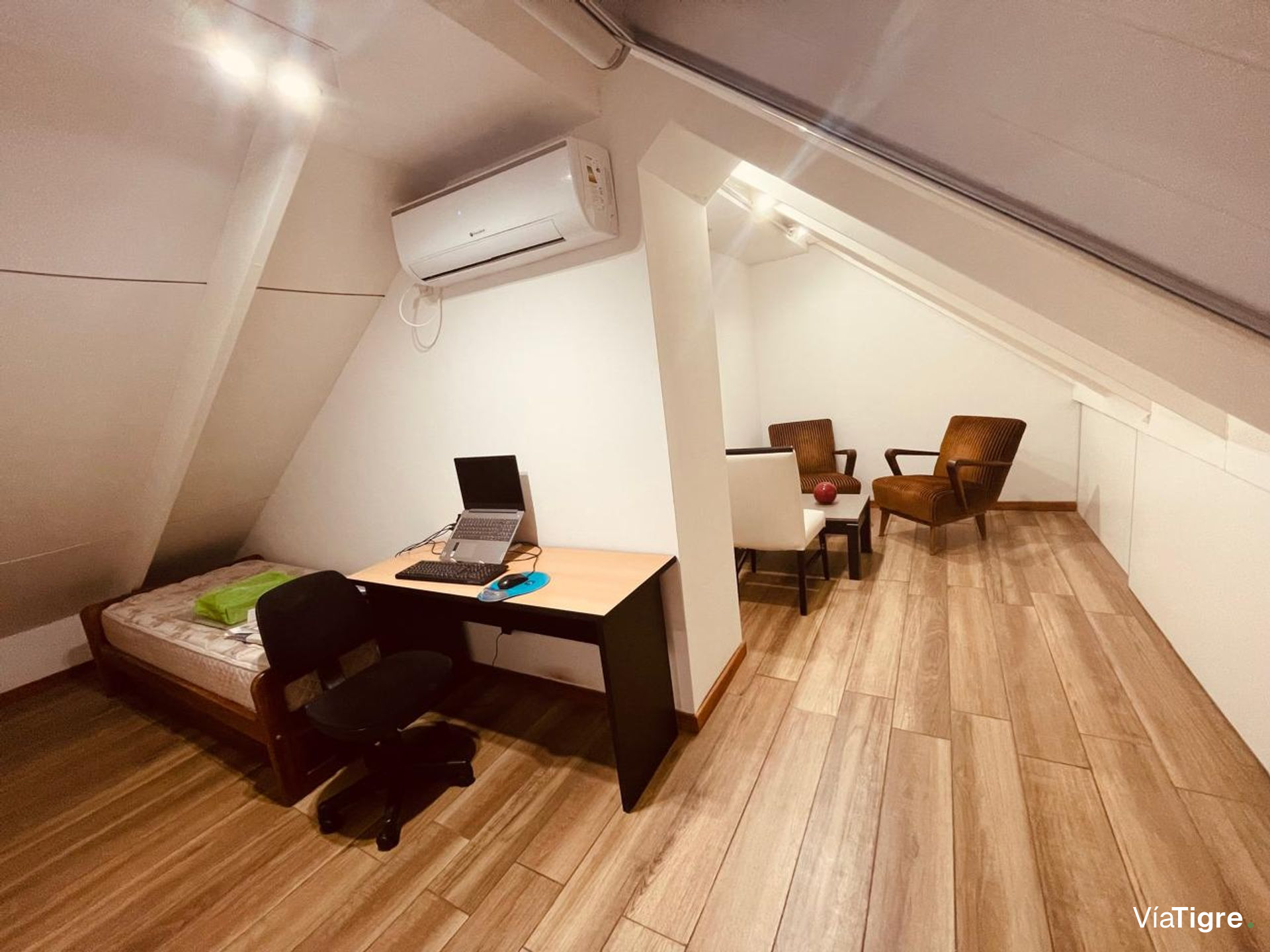 Venta depart duplex en San Isidro Central PERMUTA