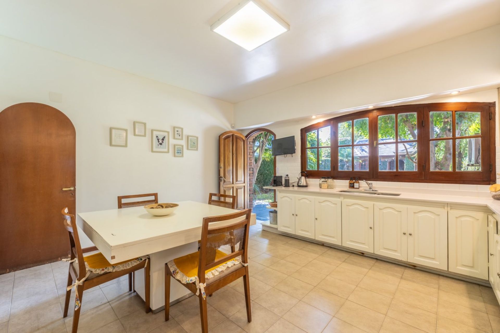 Casa 5 Ambientes Martinez. Jardin Quincho Pileta