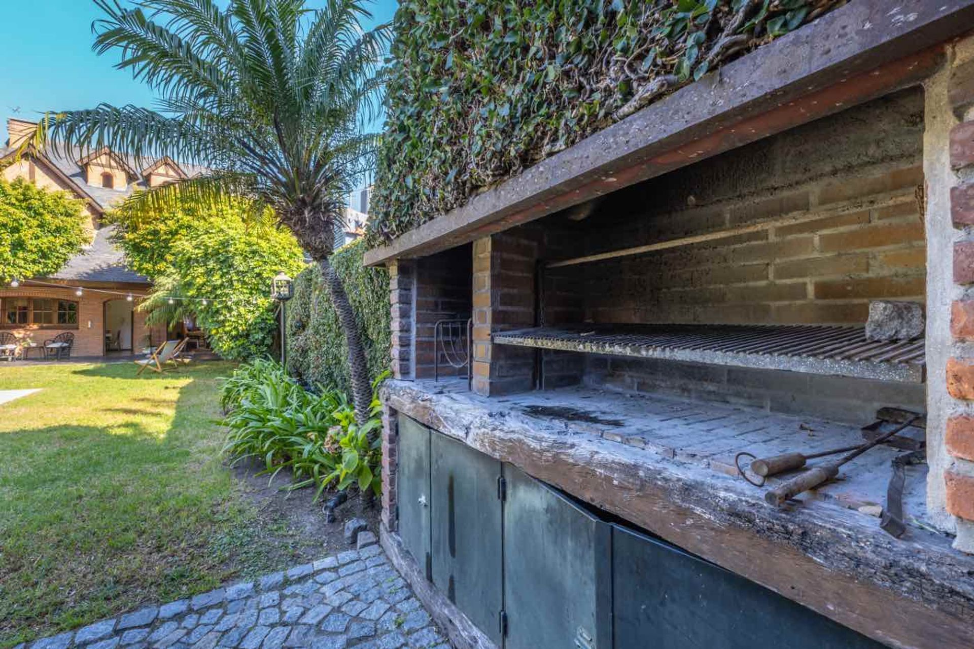 Casa 5 Ambientes Martinez. Jardin Quincho Pileta