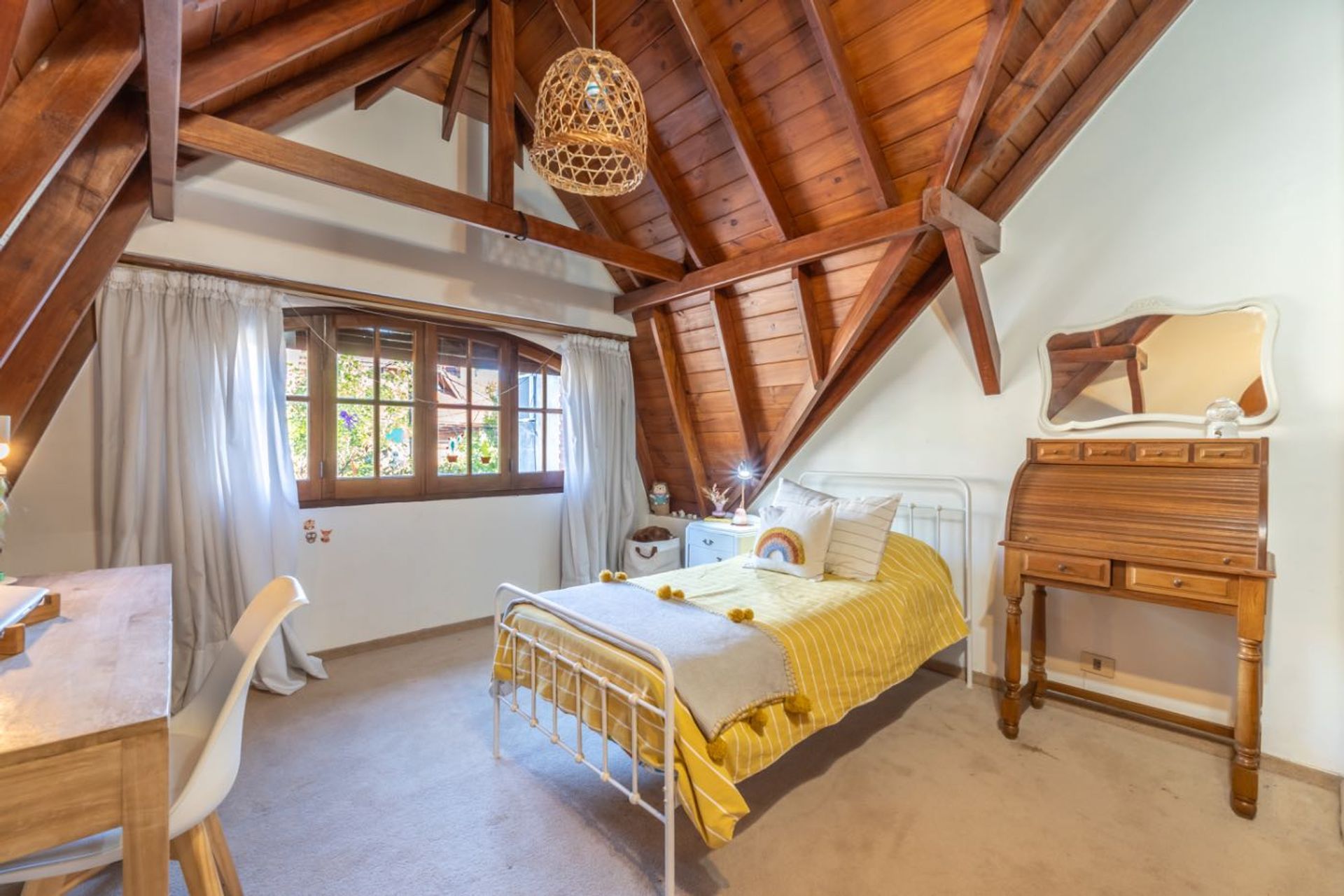 Casa 5 Ambientes Martinez. Jardin Quincho Pileta