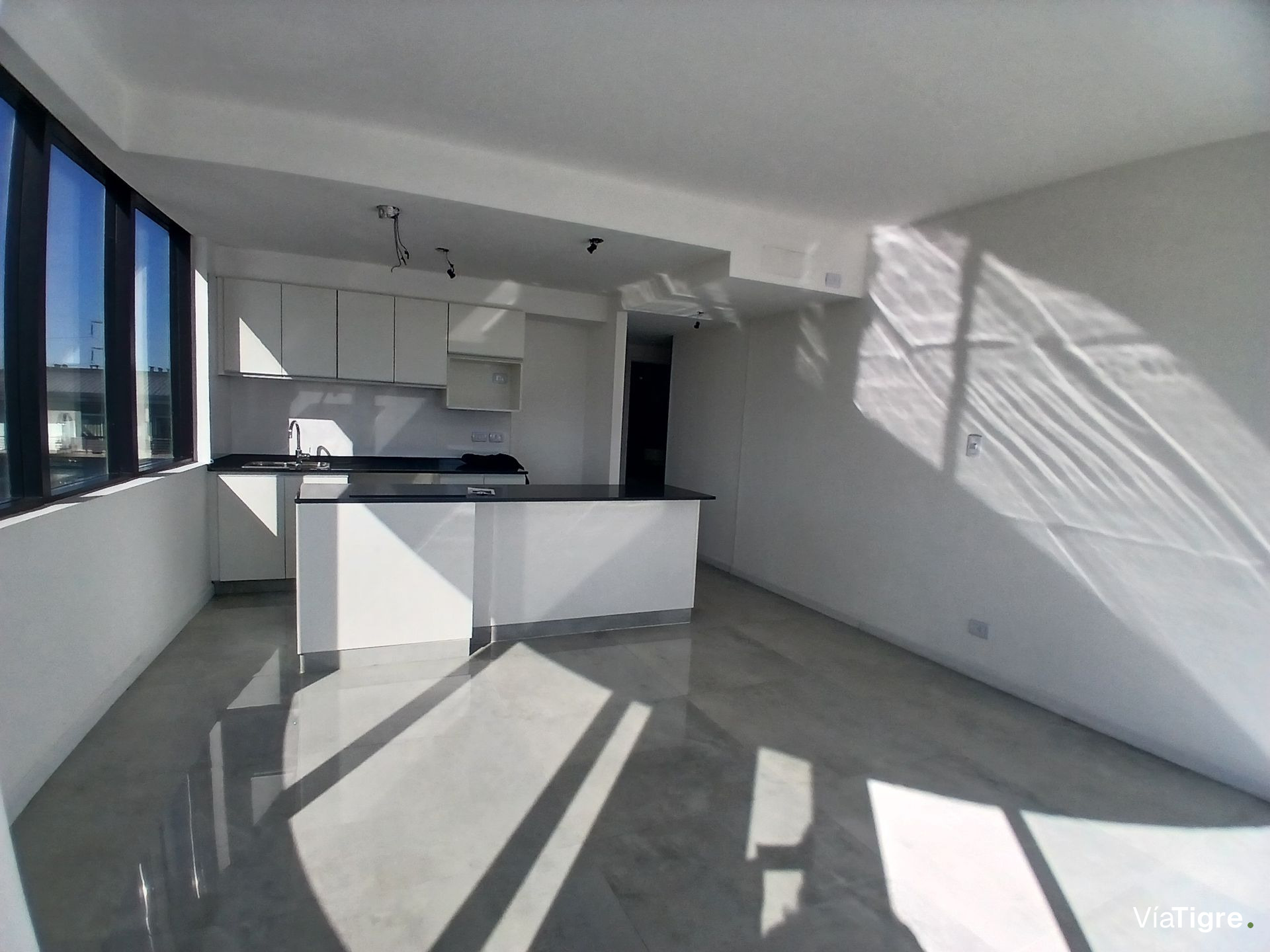 Vende 2 amb piso 3 Brickell Tigre Torre Road