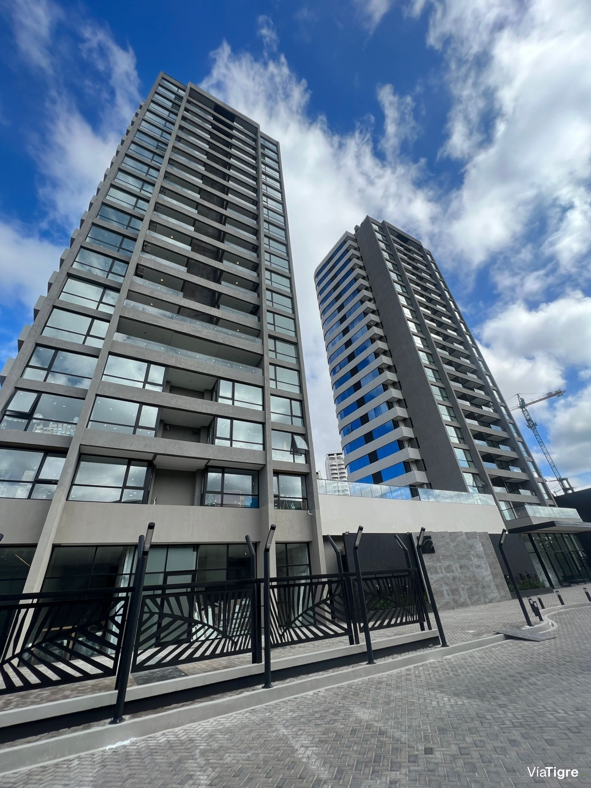 Vende 2 amb piso 3 Brickell Tigre Torre Road