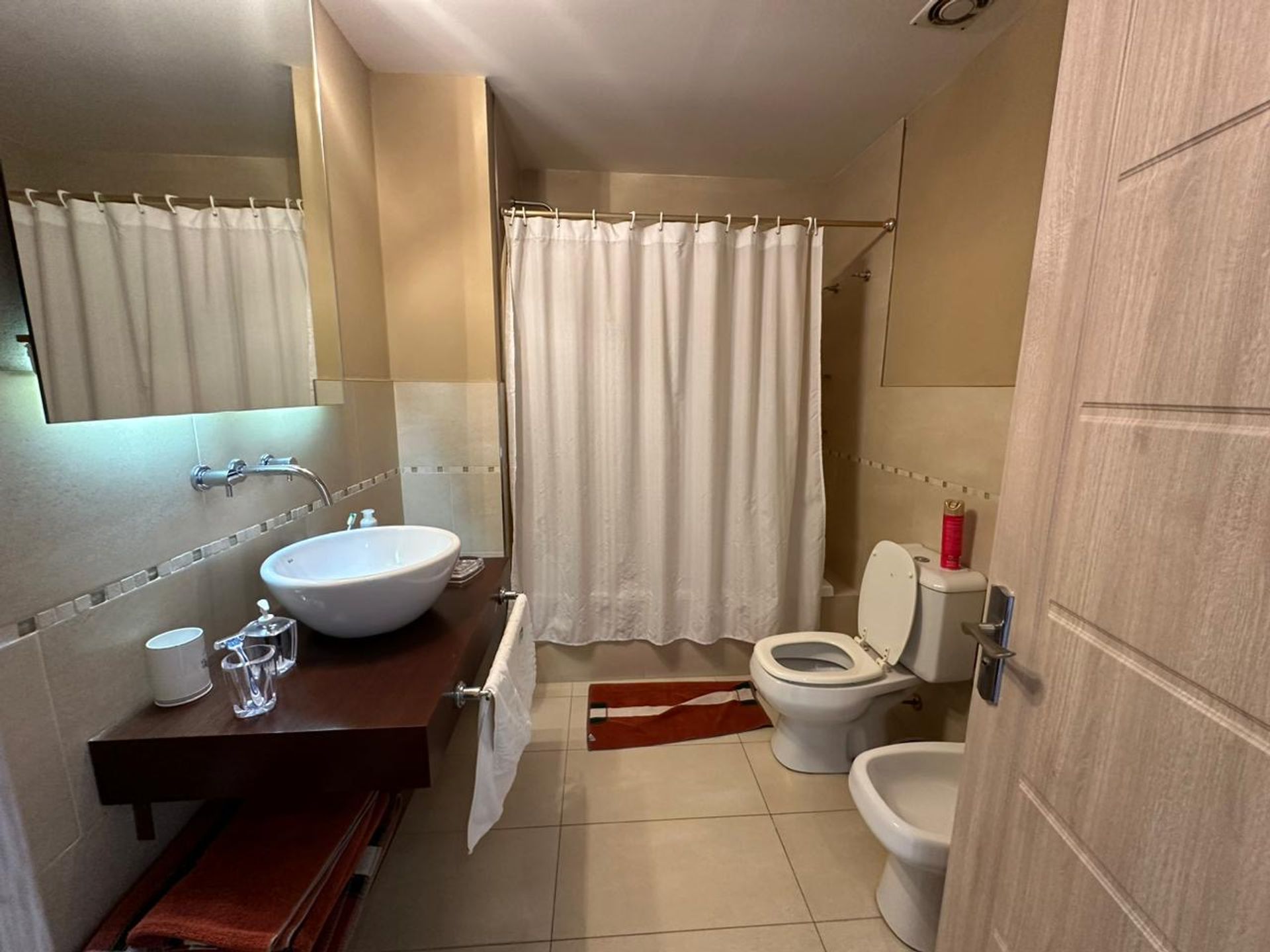Alquiler de Excelente Local-Av. Fleming–Martinez