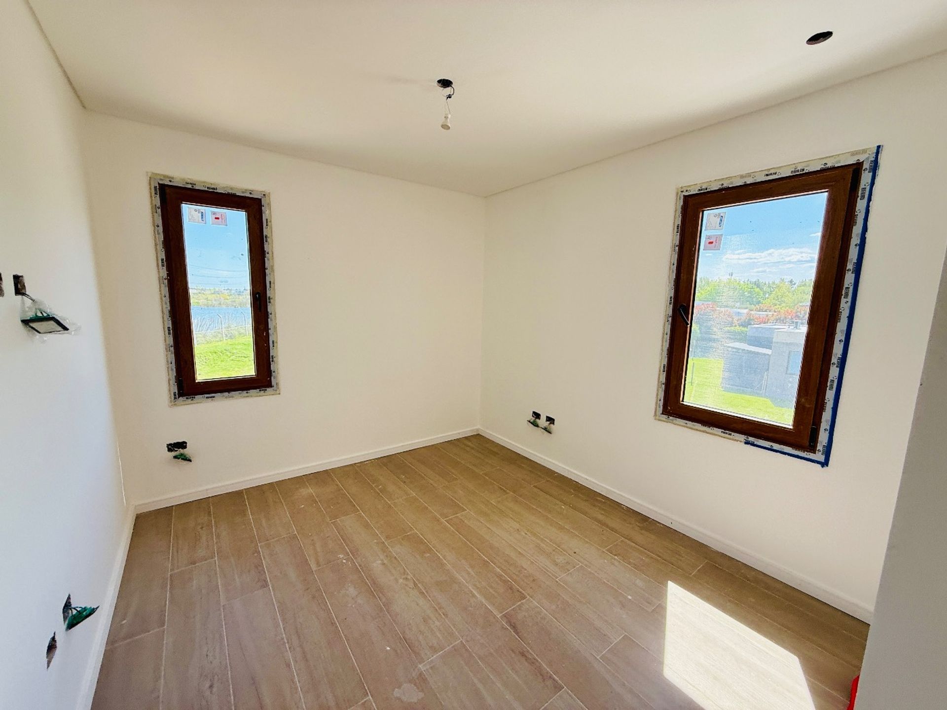 Casa a ESTRENAR - Laguna Grande, Pileta CALIDAD
