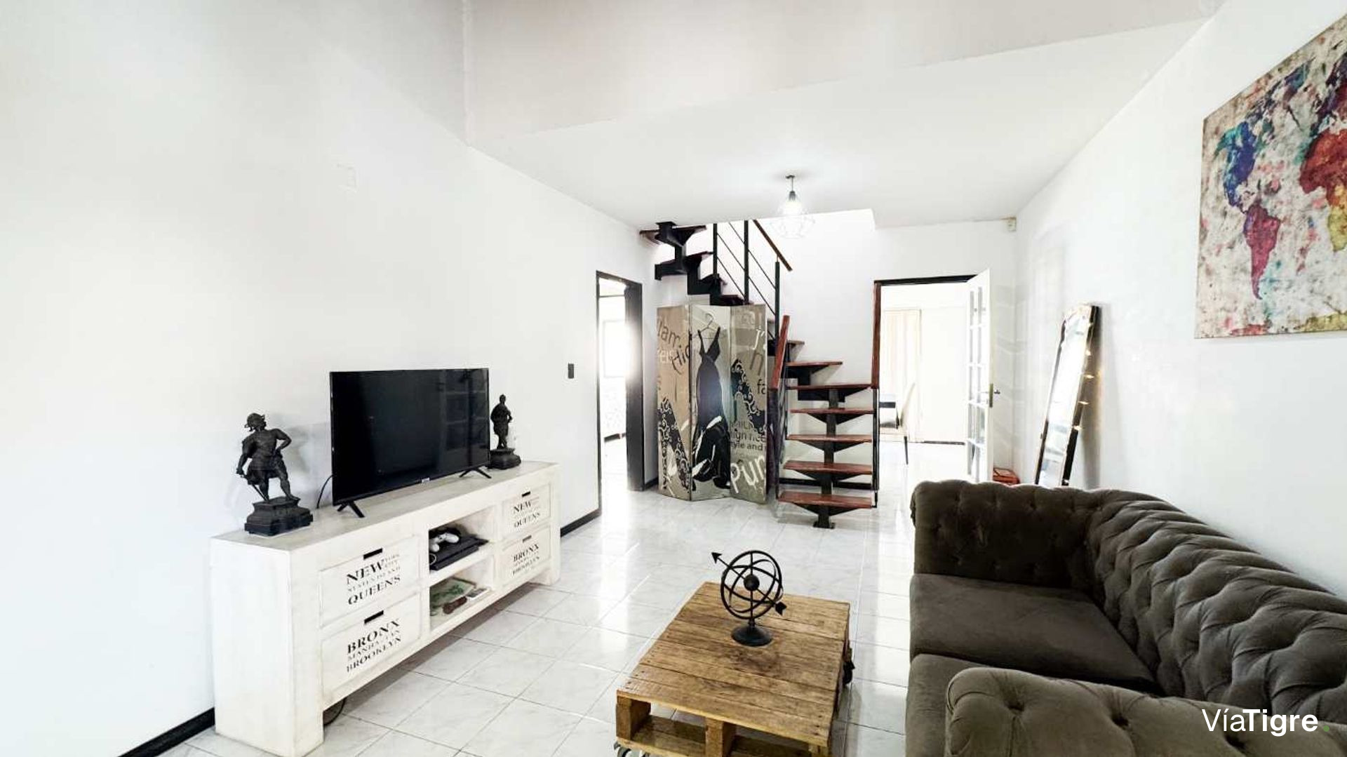 Venta Casa 4 Amb. Con Cochera Y Pileta En Olivos