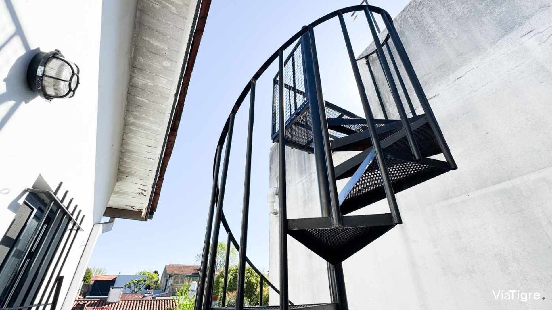 Venta Casa 4 Amb. Con Cochera Y Pileta En Olivos