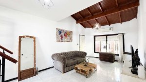 Venta Casa 4 Amb. Con Cochera Y Pileta En Olivos