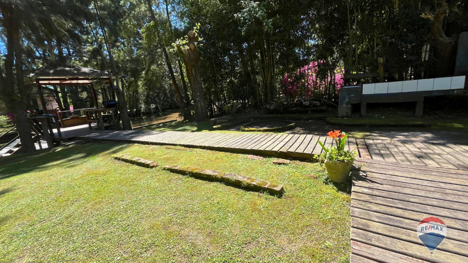 DOS CASAS c/ PISCINA Arroyo Toro– Delta FINANCIA