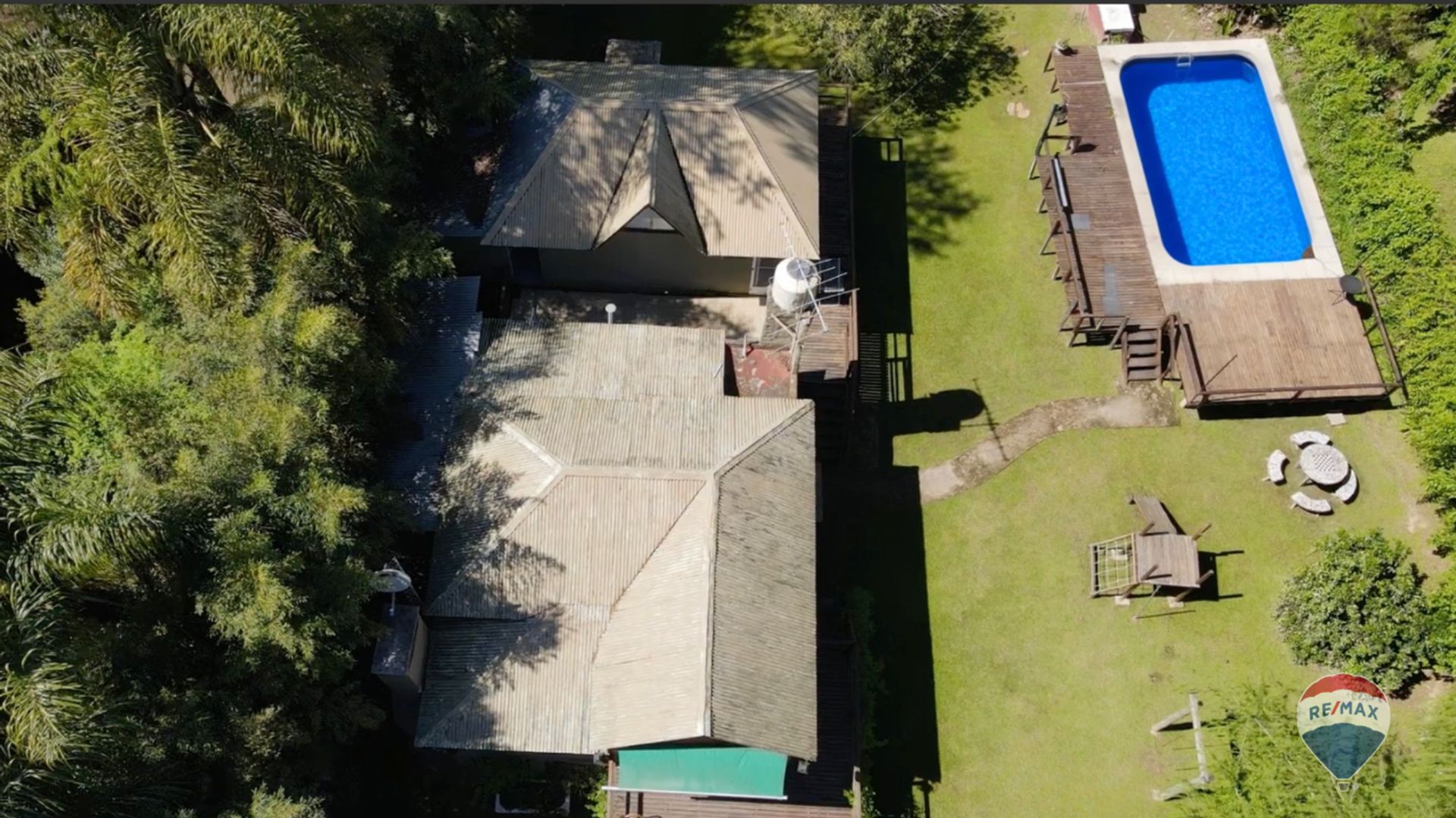 DOS CASAS c/ PISCINA Arroyo Toro– Delta FINANCIA