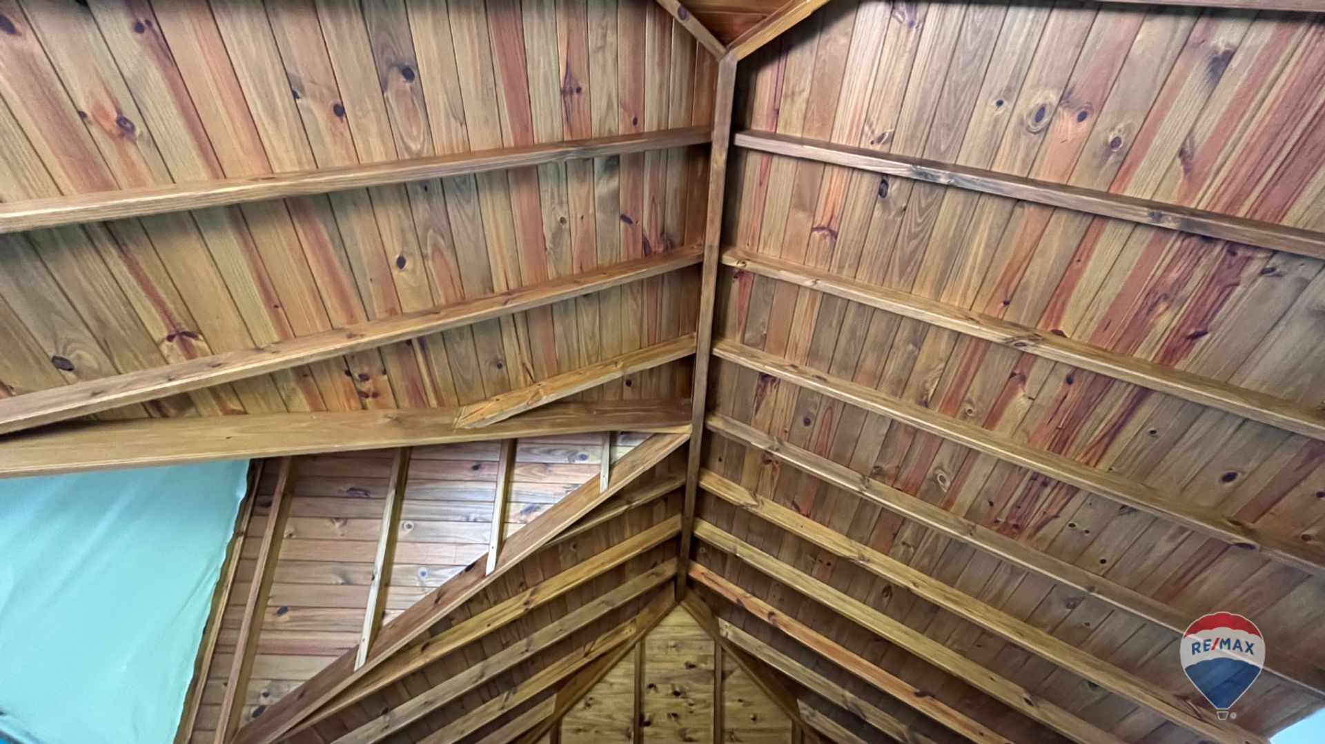 DOS CASAS c/ PISCINA Arroyo Toro– Delta FINANCIA