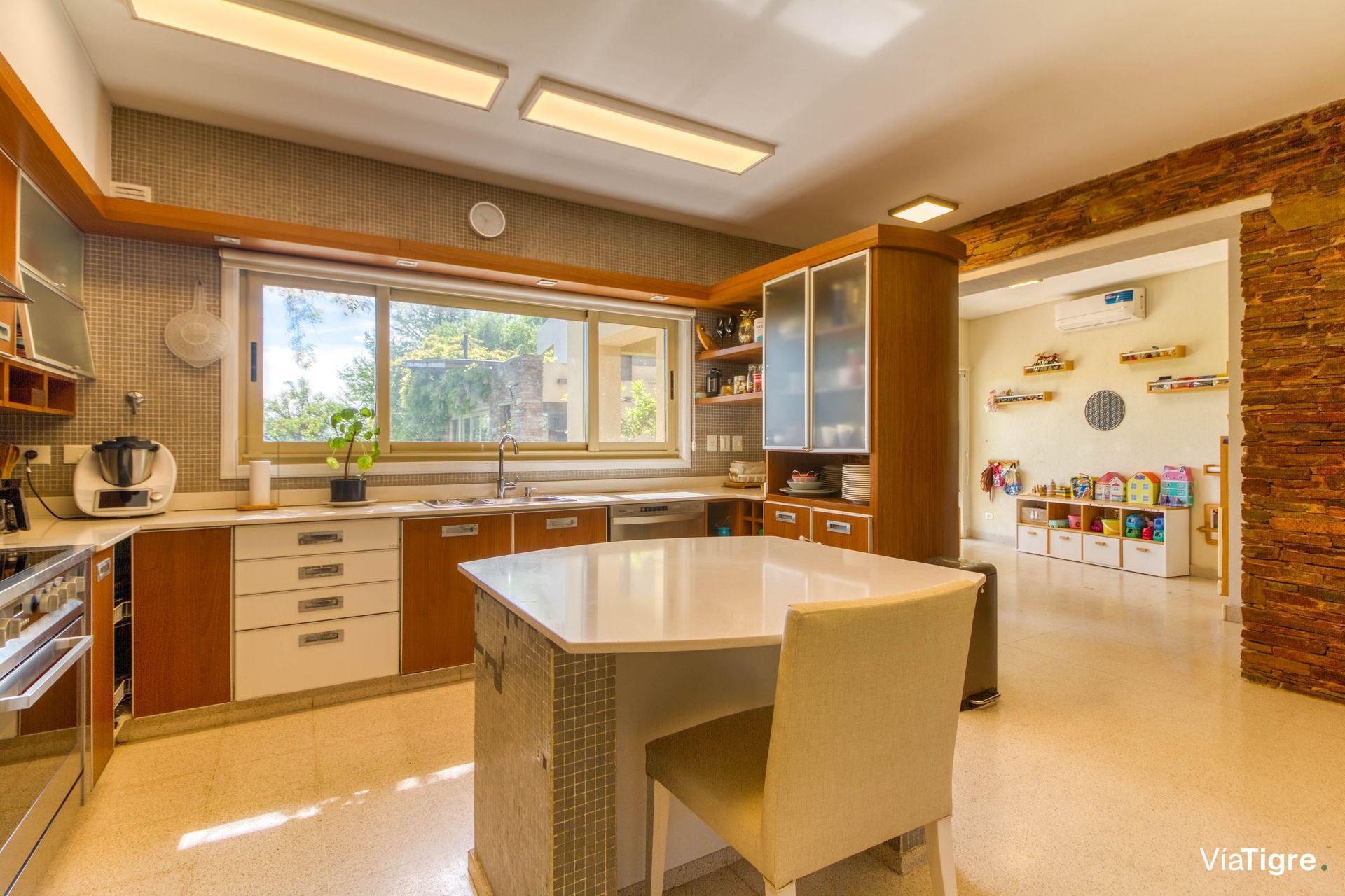 Venta Casa Con Amarra Propia. Santa Catalina