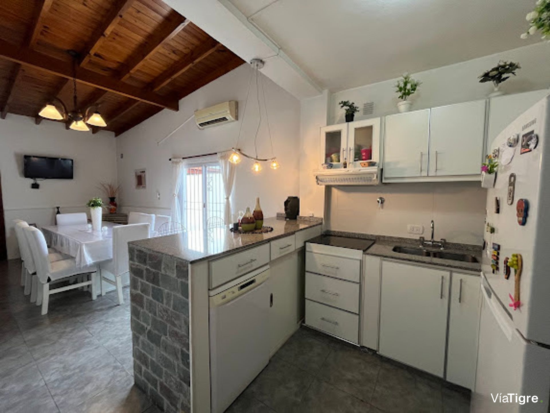 Venta Casa En Albanueva Con Amarra 5 Amb.