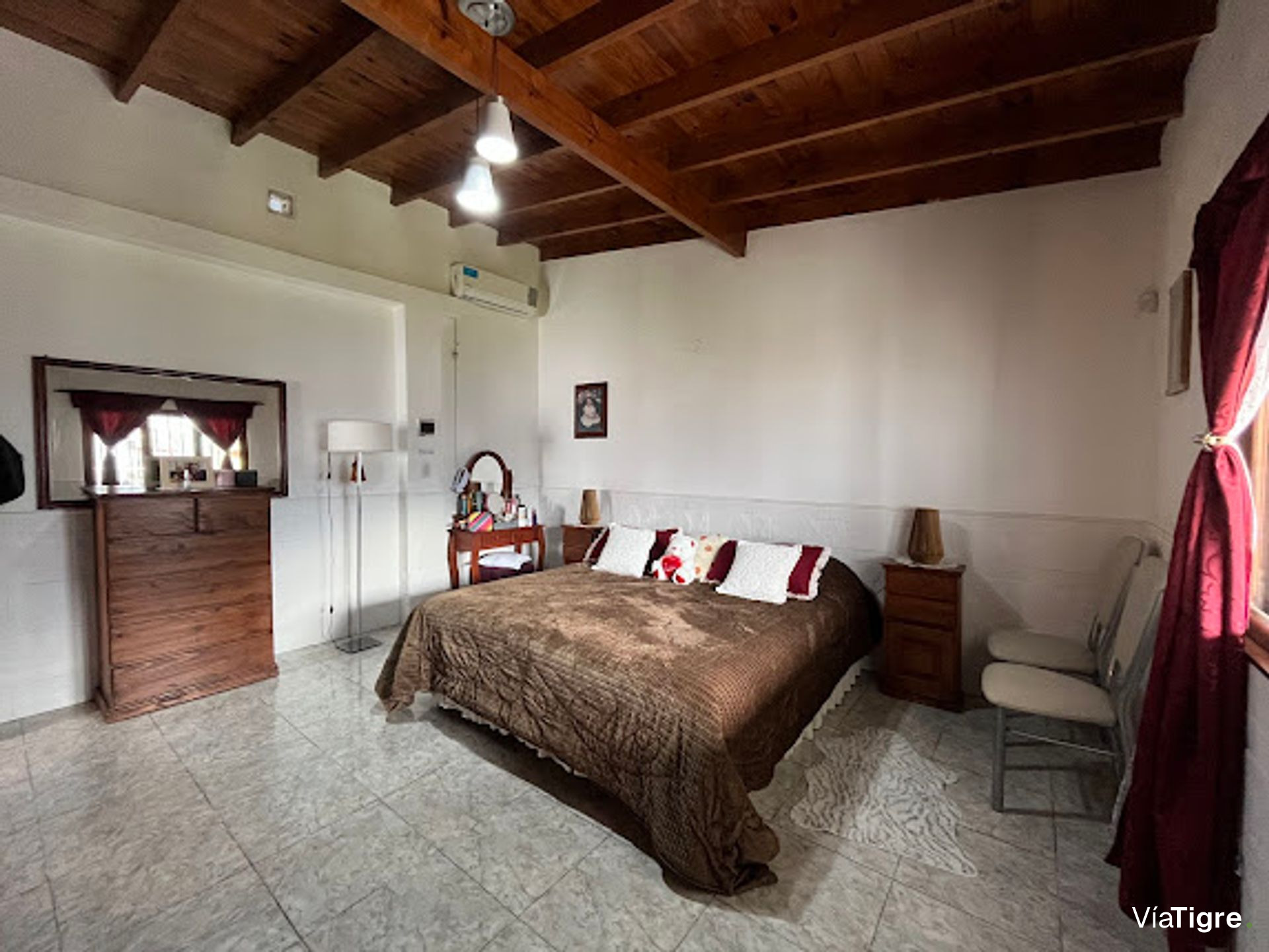 Venta Casa En Albanueva Con Amarra 5 Amb.