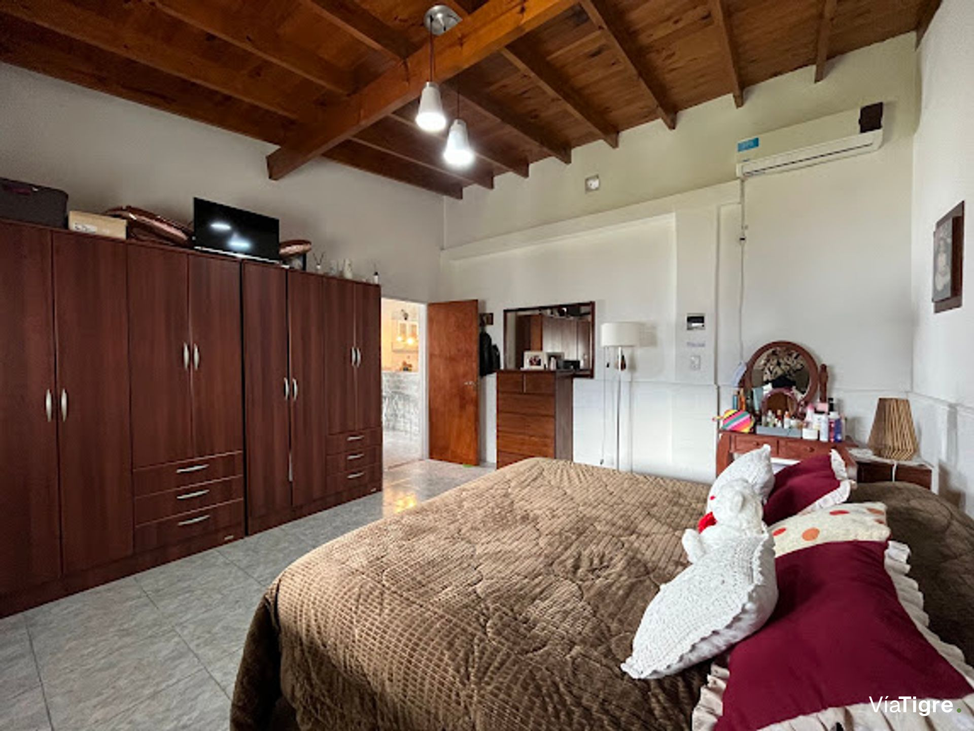 Venta Casa En Albanueva Con Amarra 5 Amb.