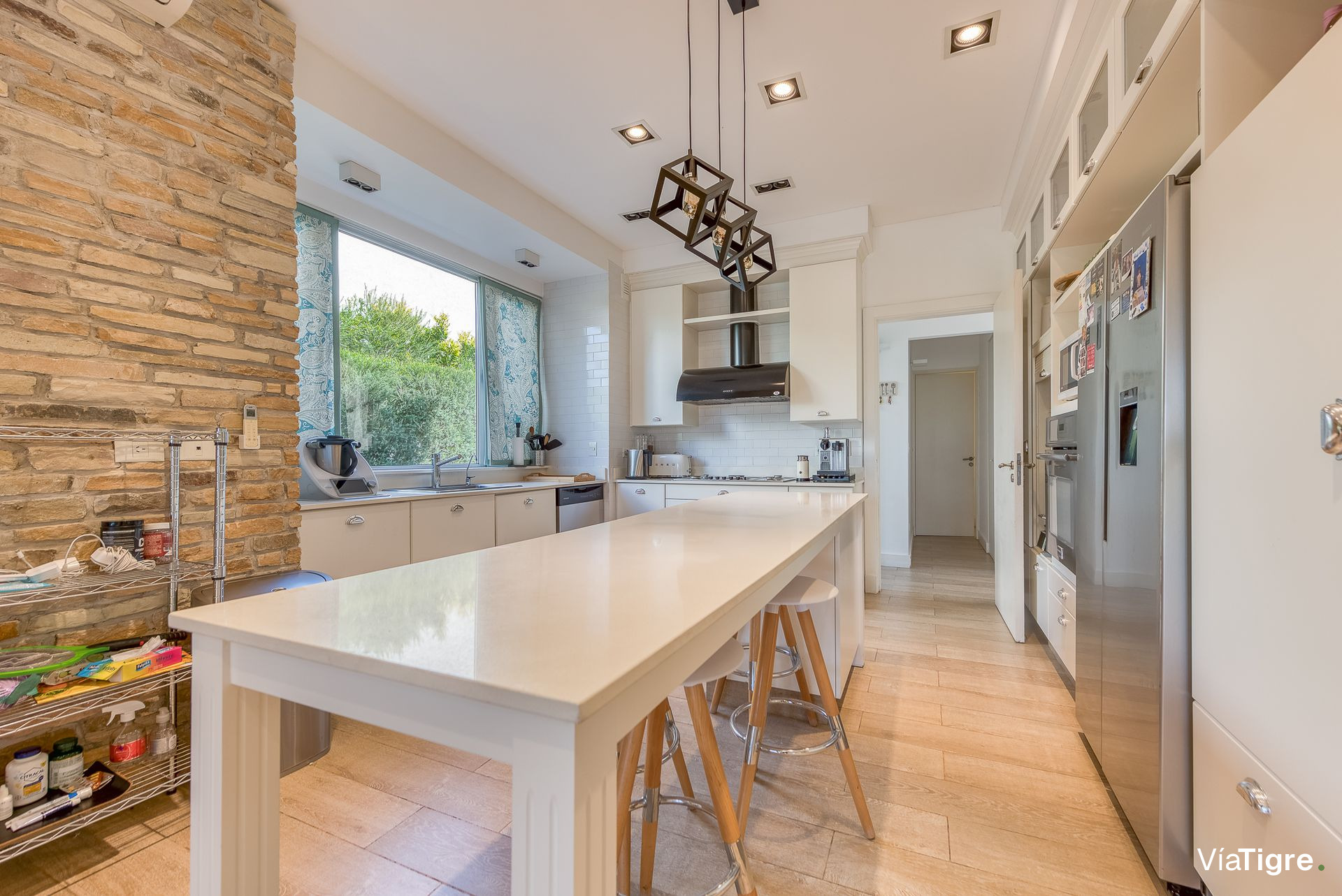 Venta Casa En Albanueva Con Amarra 5 Amb.