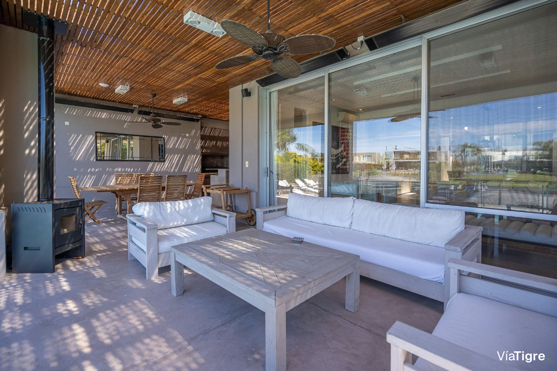 Venta Casa En Albanueva Con Amarra 5 Amb.