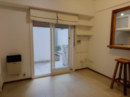 Alquiler departamento 2 ambientes Olivos con patio