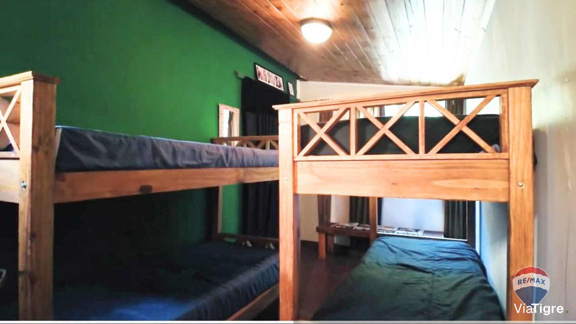 Venta Casa 3 Ambientes con cochera y gran parque