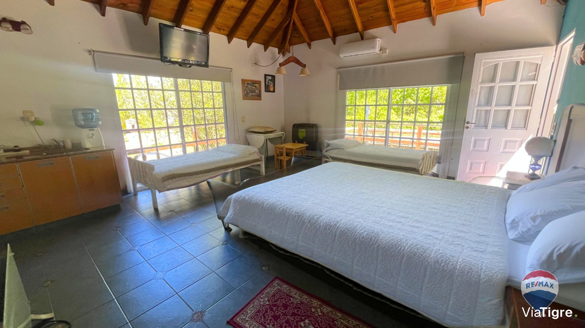 Venta Casa 3 Ambientes con cochera y gran parque