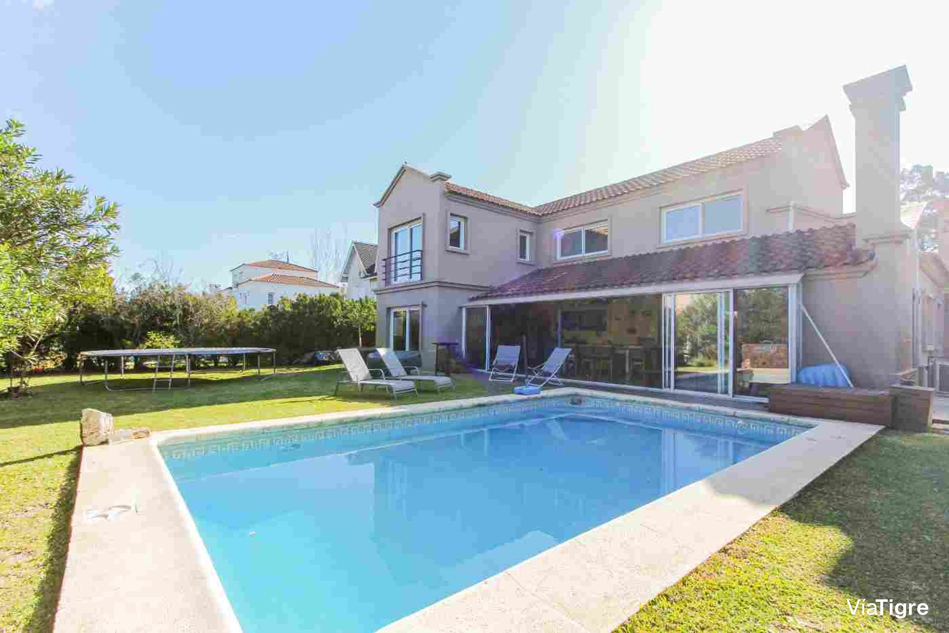 Casa en venta Nordelta - Amoblada